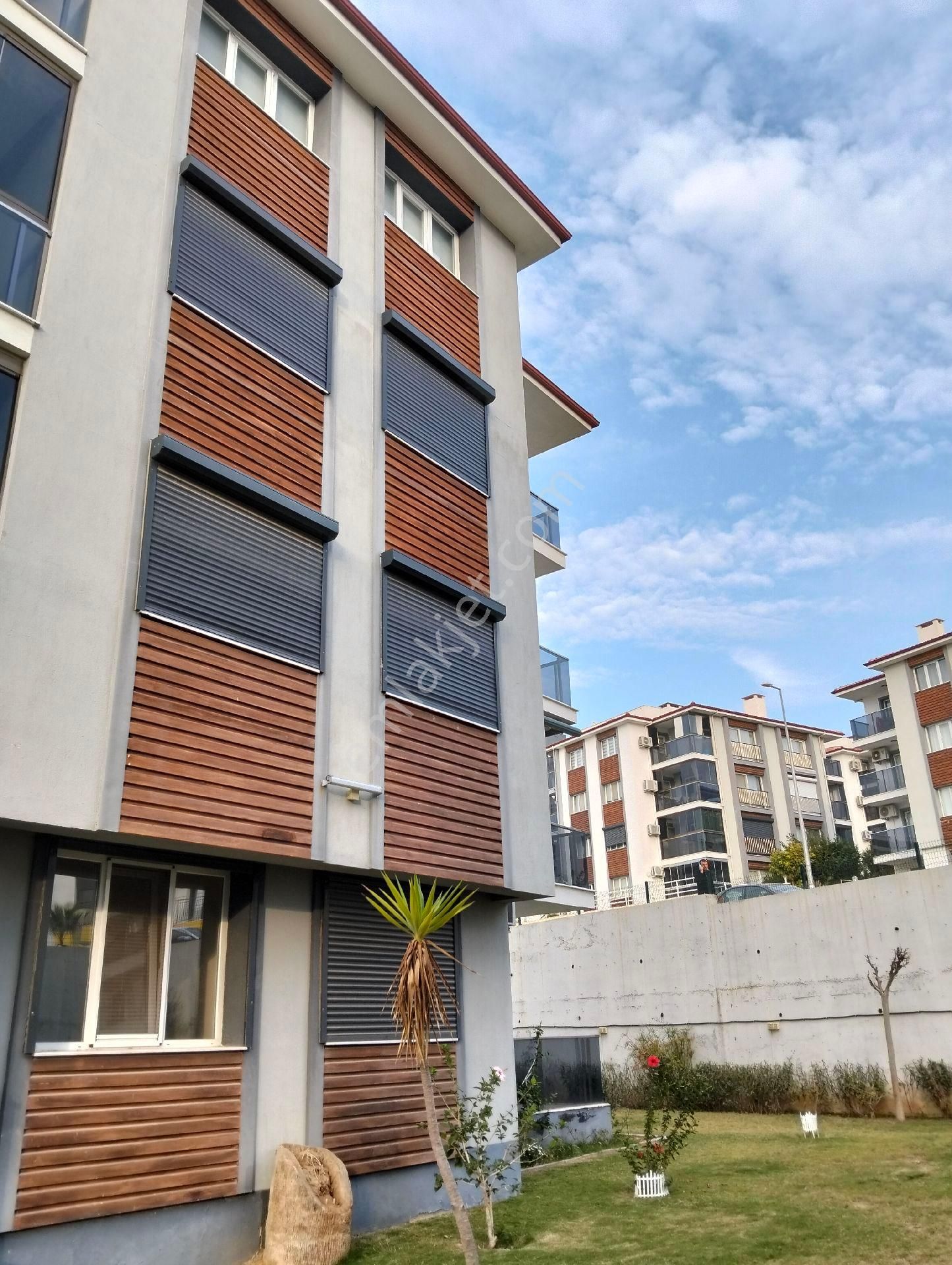 🌟 Kuşadası Degirmenderede Satılık Modern Ve Konforlu Sitede Residancel Ev! - Görsel 2