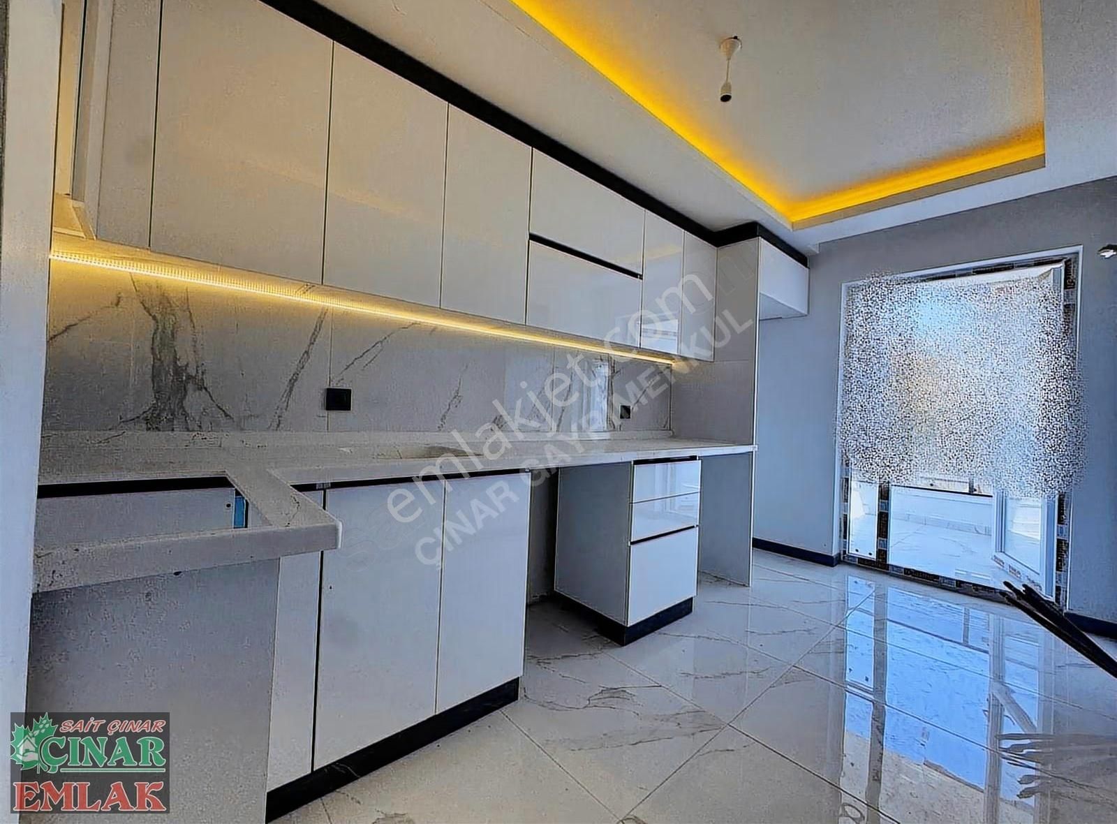 Çınar'dan Merkezi Konumda Mükemmel İşçiliğiyle 3+1 Arakat Daire - Görsel 19