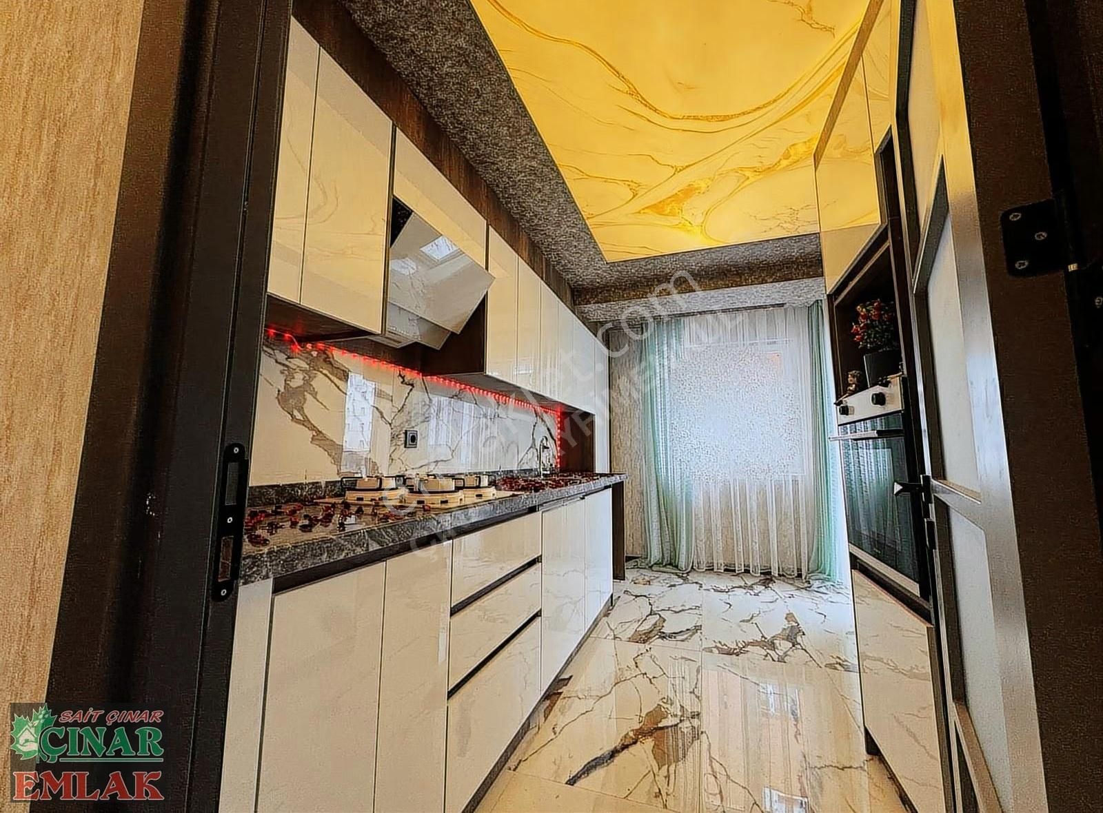 Çınar'dan Şık Tasarımıyla Ultra Lüks Katta 2+1 Dairesi Satışta - Görsel 11