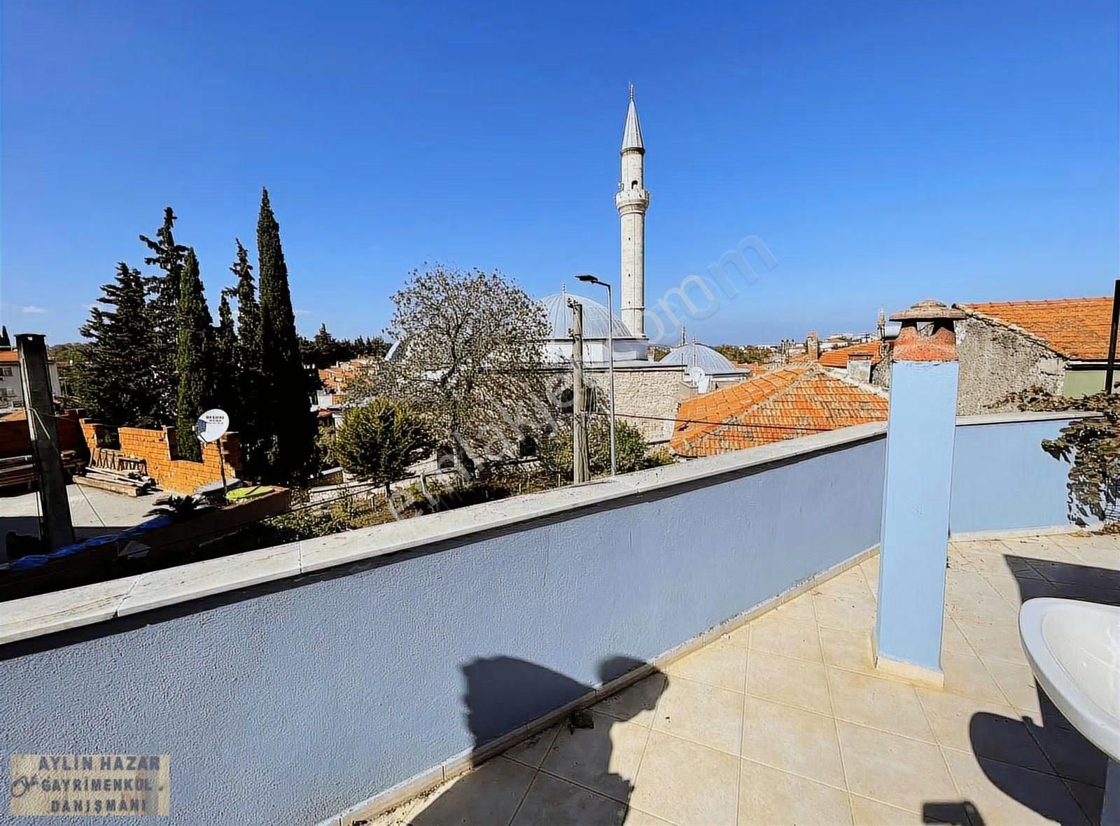 Urla Sanat Sokağı'nda Köşe Konumda 4+1 - Görsel 2