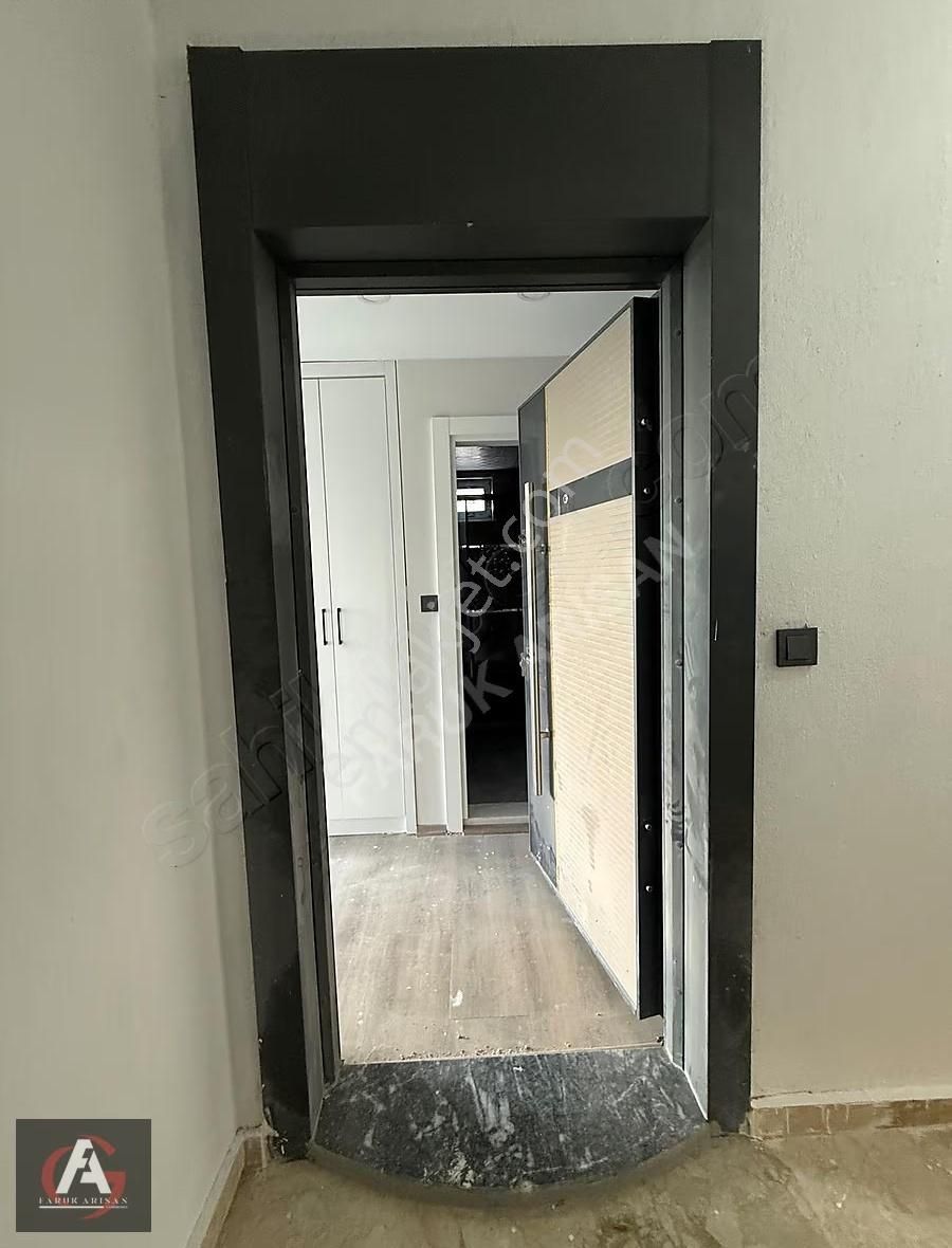 Faruk Arısan'dan Kum Mahallesinde Oturuma Hazır Lüx 1+1 Daire - Görsel 11