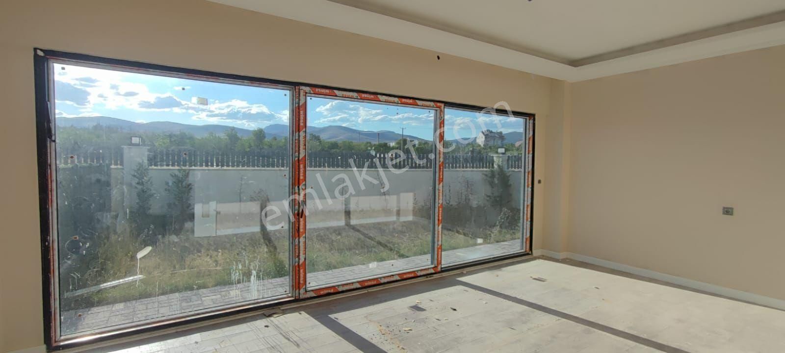 Konya Meram Alakova Mmah. 125 Bürüt 85 M2 2+1 Satılık Yenn/i 0 Dairr - Görsel 3