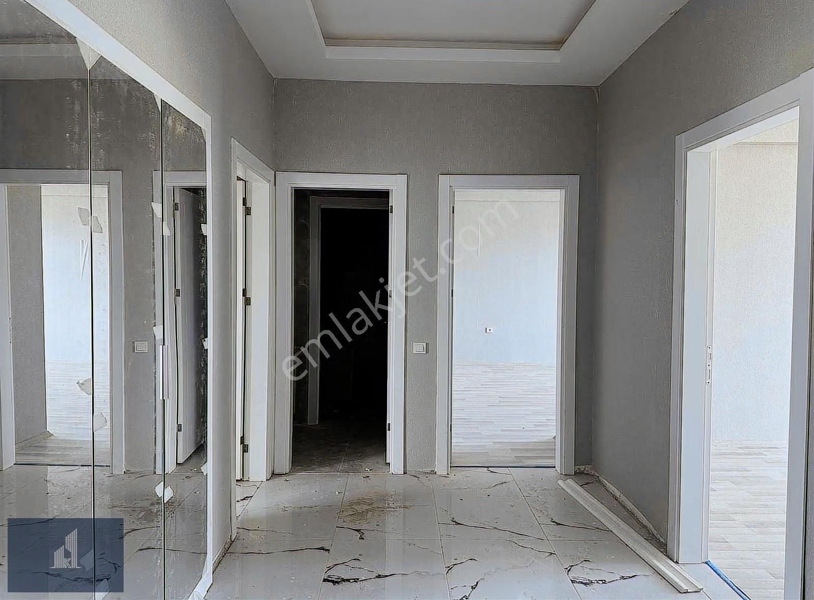 Kadir Dikici'den Ömer Halisdemir Caddesinde Kiralık 3,5+1 Daire