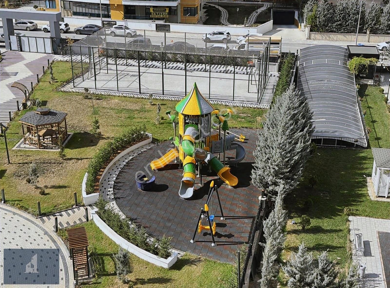 Kadir Dikici'den Ömer Halisdemir Caddesinde Kiralık 3,5+1 Daire - Görsel 27