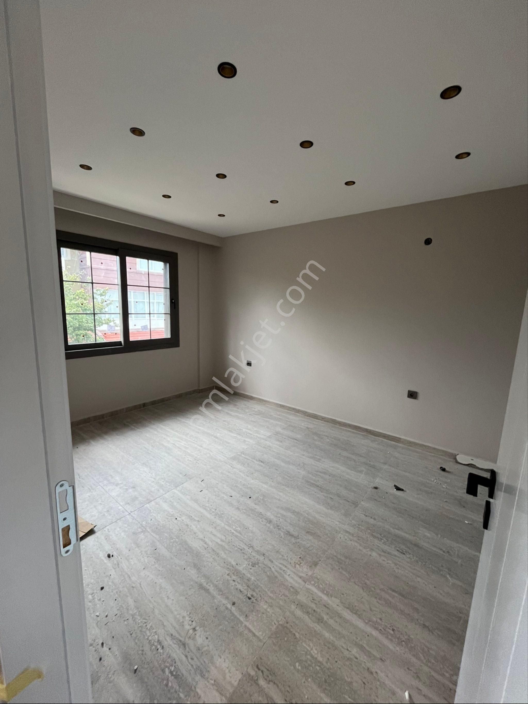 İzmir Urla Da Ebeveyn Banyolu 3+1 Lüks Kiralık Villa - Görsel 23