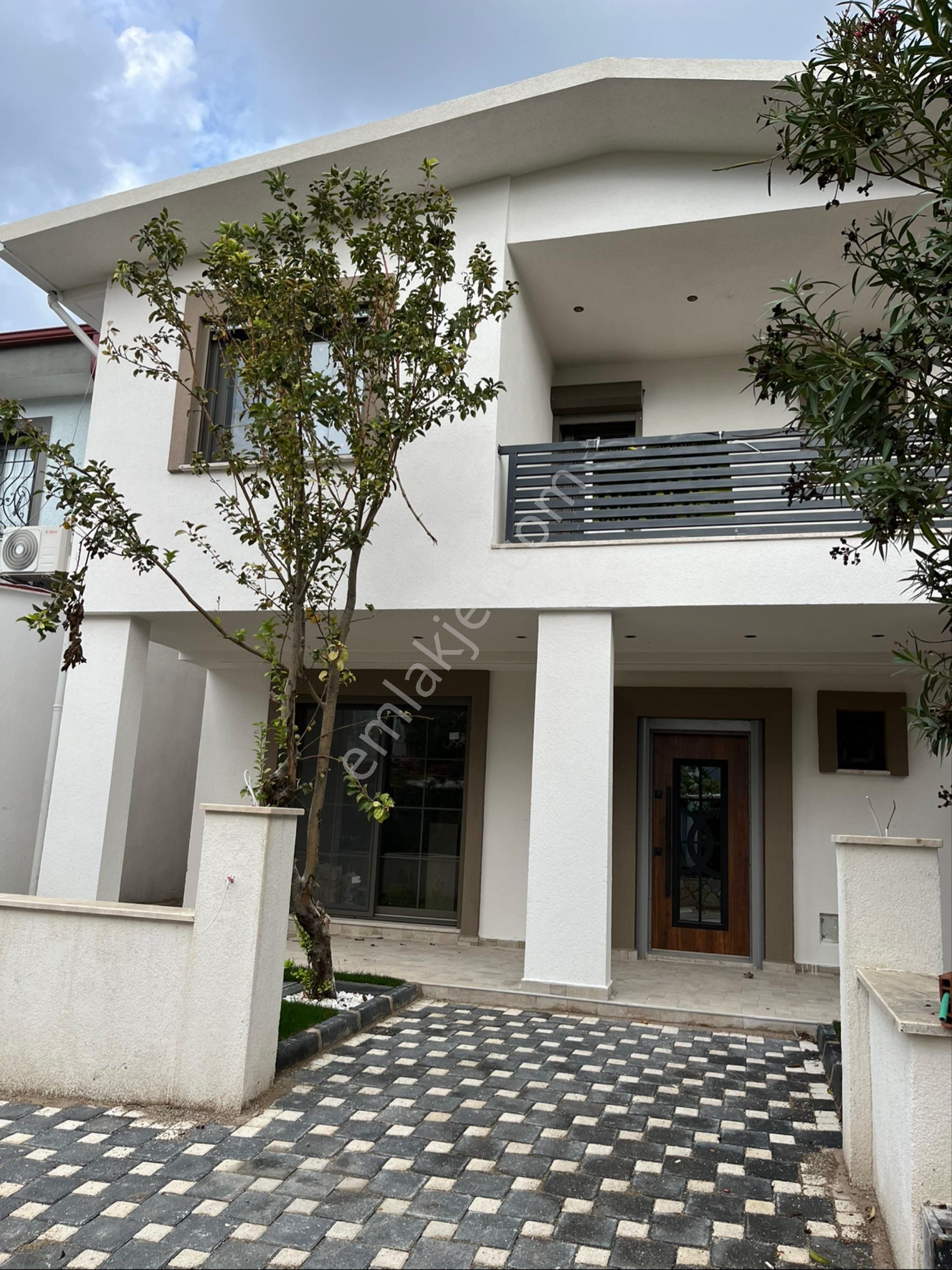 İzmir Urla Da Ebeveyn Banyolu 3+1 Lüks Kiralık Villa - Görsel 12