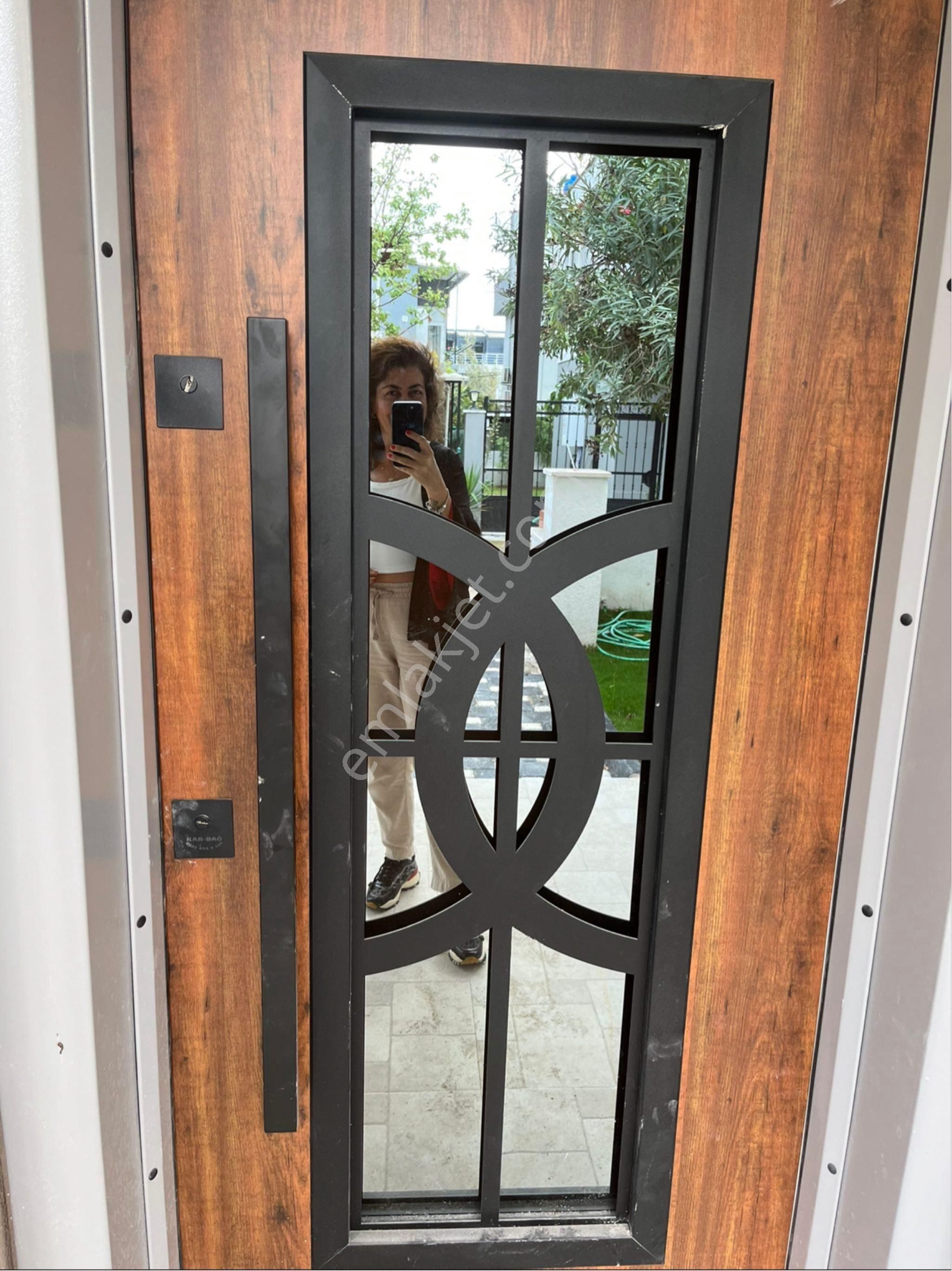 İzmir Urla Da Ebeveyn Banyolu 3+1 Lüks Kiralık Villa