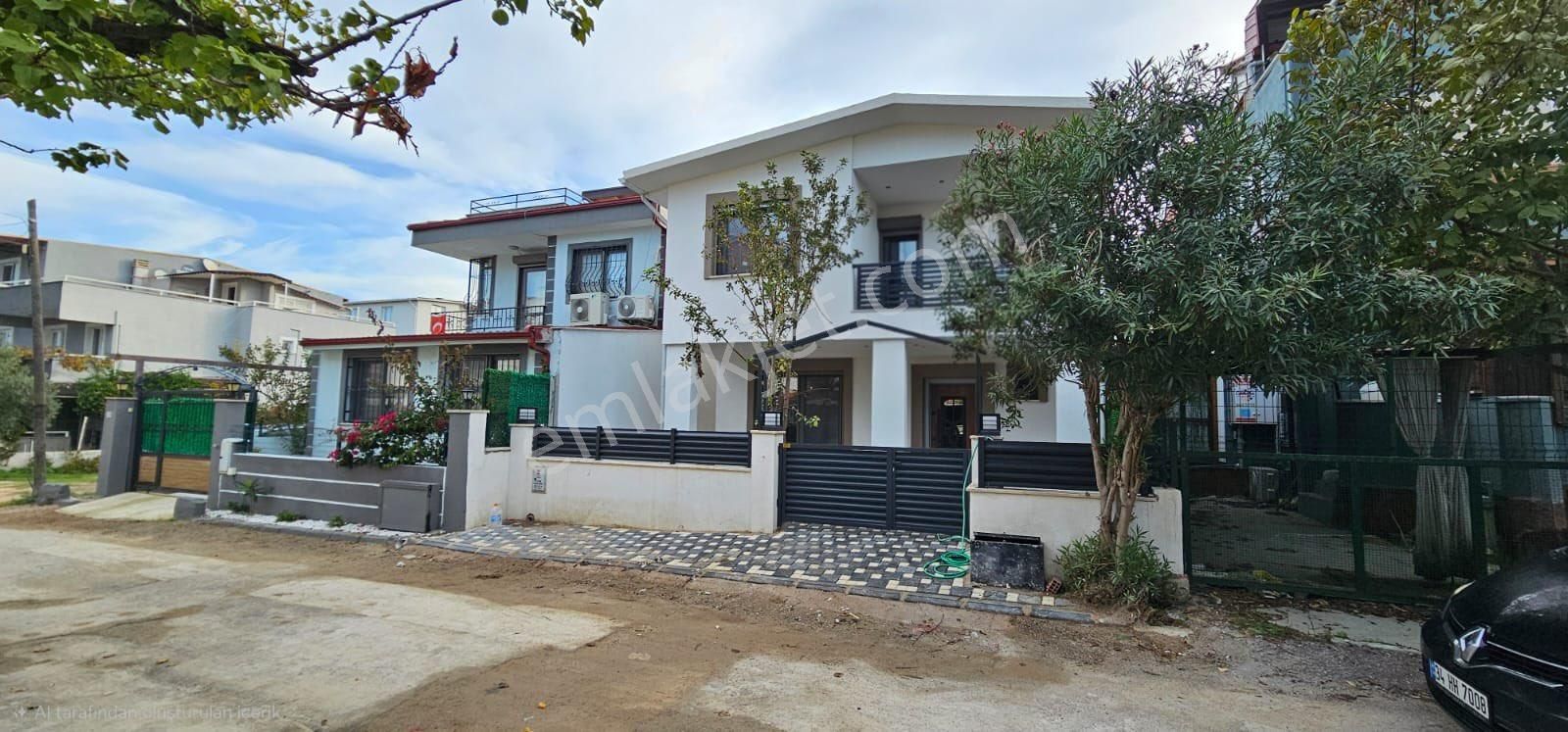 İzmir Urla Da Ebeveyn Banyolu 3+1 Lüks Kiralık Villa - Görsel 28