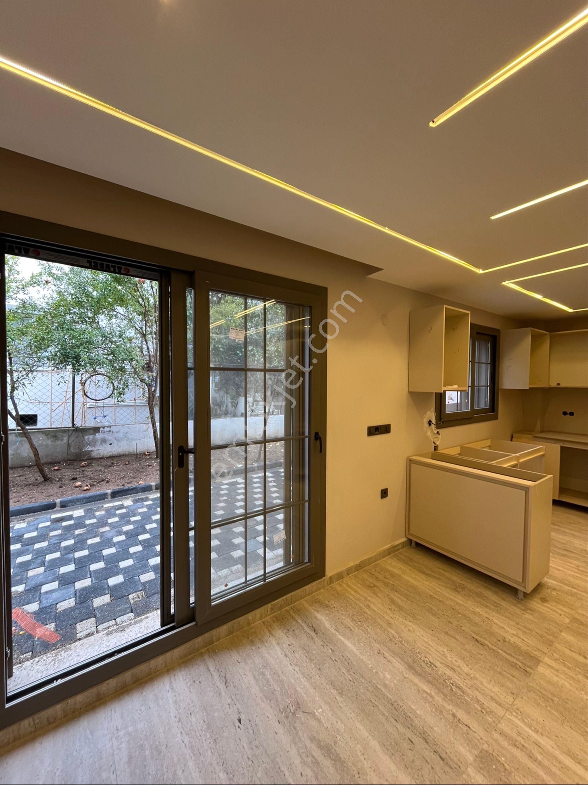 İzmir Urla Da Ebeveyn Banyolu 3+1 Lüks Kiralık Villa - Görsel 7