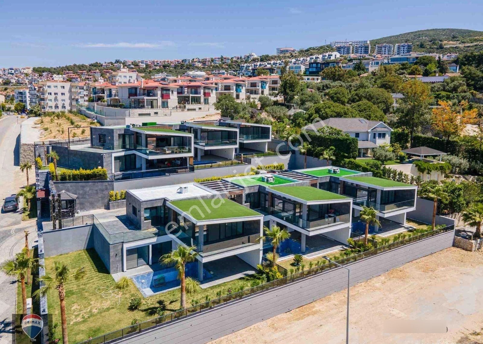 Kuşadası Marinada Deniz Manzaralı Özel Havuzlu Yeni Yapım Lüks Villalar - Görsel 5