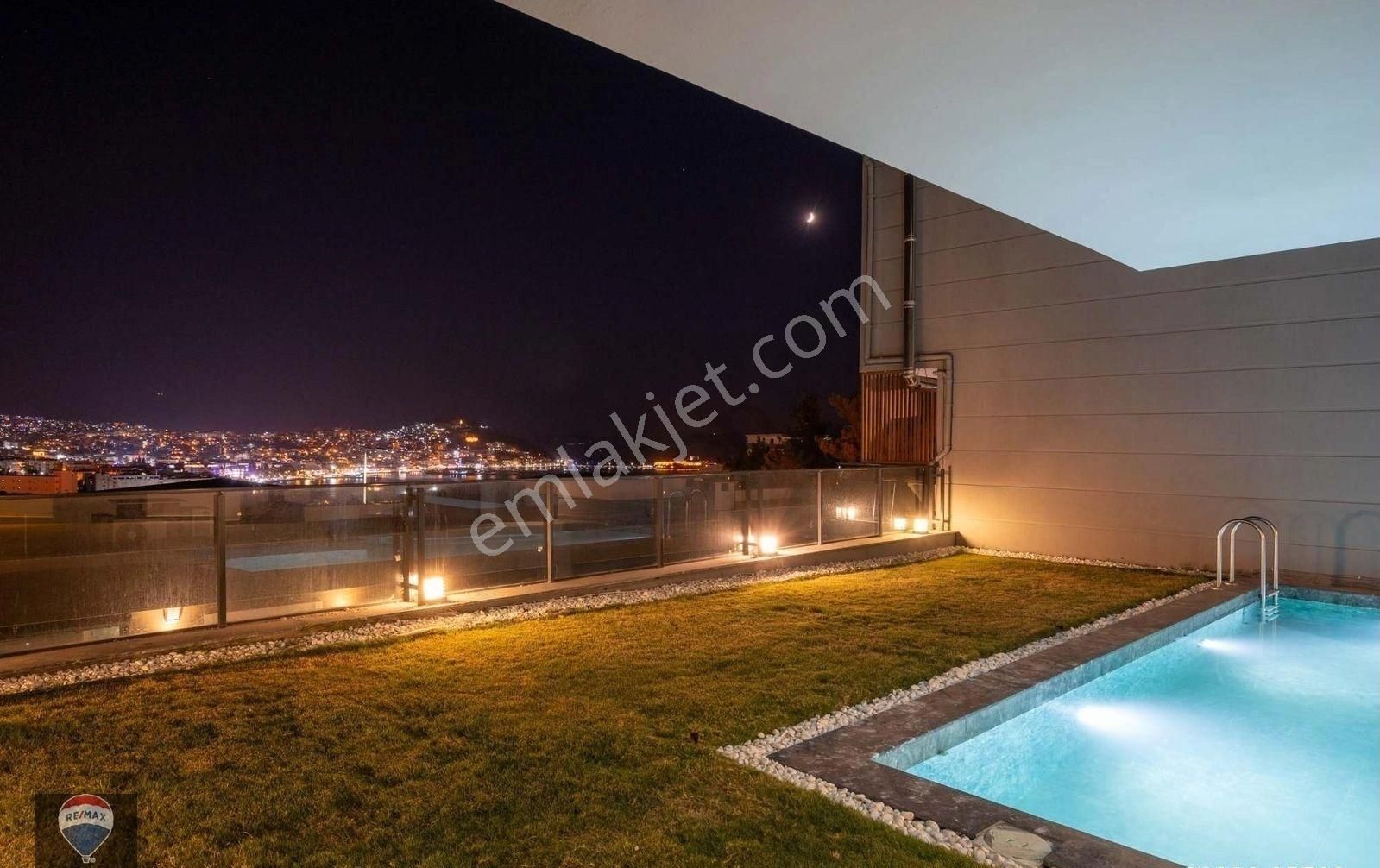 Kuşadası Marinada Deniz Manzaralı Özel Havuzlu Yeni Yapım Lüks Villalar - Görsel 13