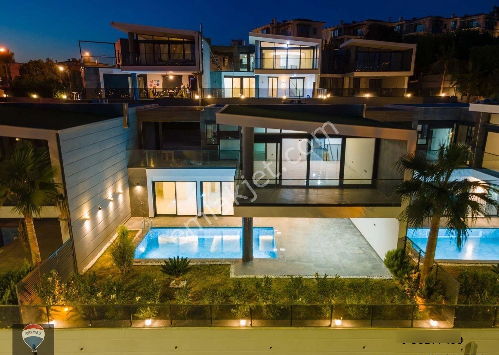 Kuşadası Marinada Deniz Manzaralı Özel Havuzlu Yeni Yapım Lüks Villalar - Görsel 18