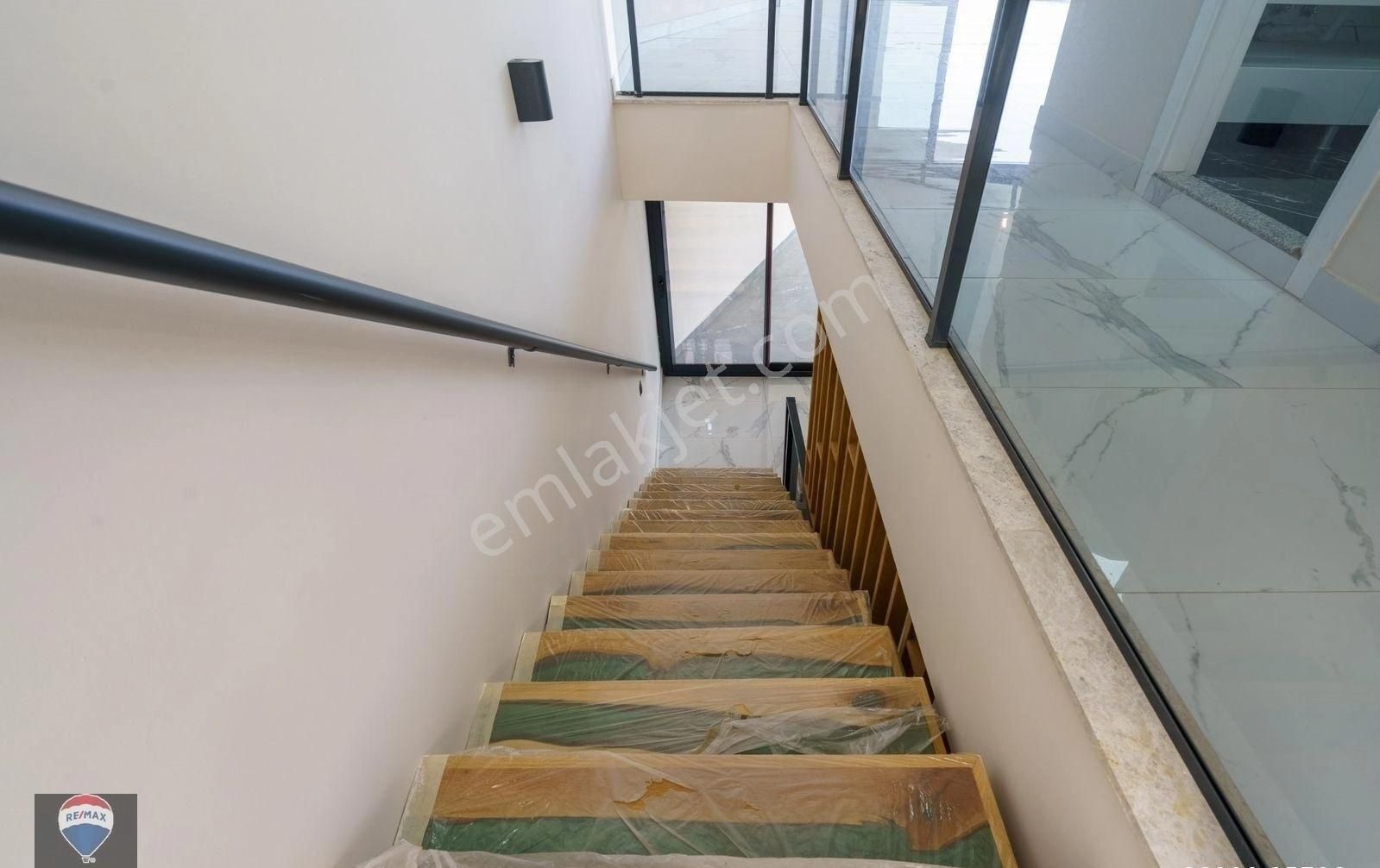 Marina Konakları Kuşadasının En Güzel Deniz Manzarasına Sahip 4+2 Sıfır Villa - Görsel 19