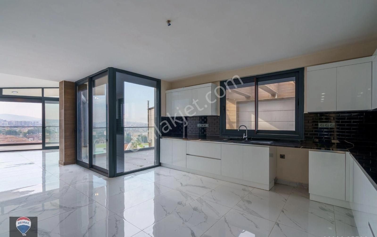 Marina Konakları Kuşadasının En Güzel Deniz Manzarasına Sahip 4+2 Sıfır Villa - Görsel 16