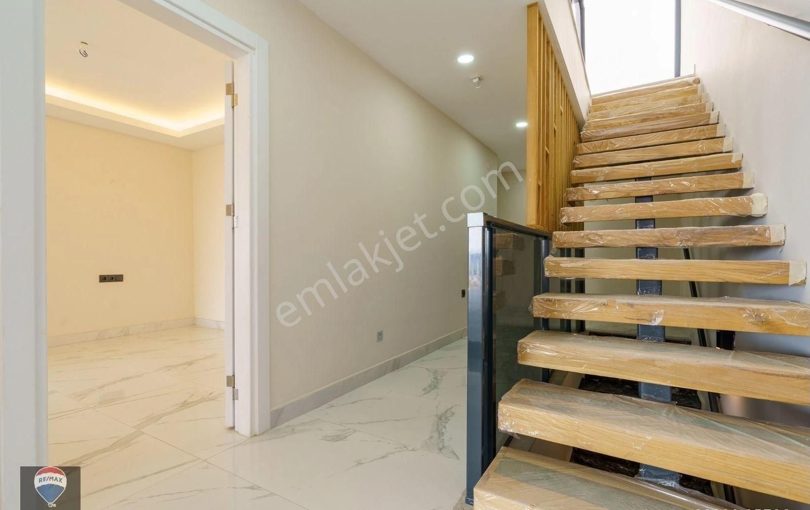 Marina Konakları Kuşadasının En Güzel Deniz Manzarasına Sahip 4+2 Sıfır Villa - Görsel 27