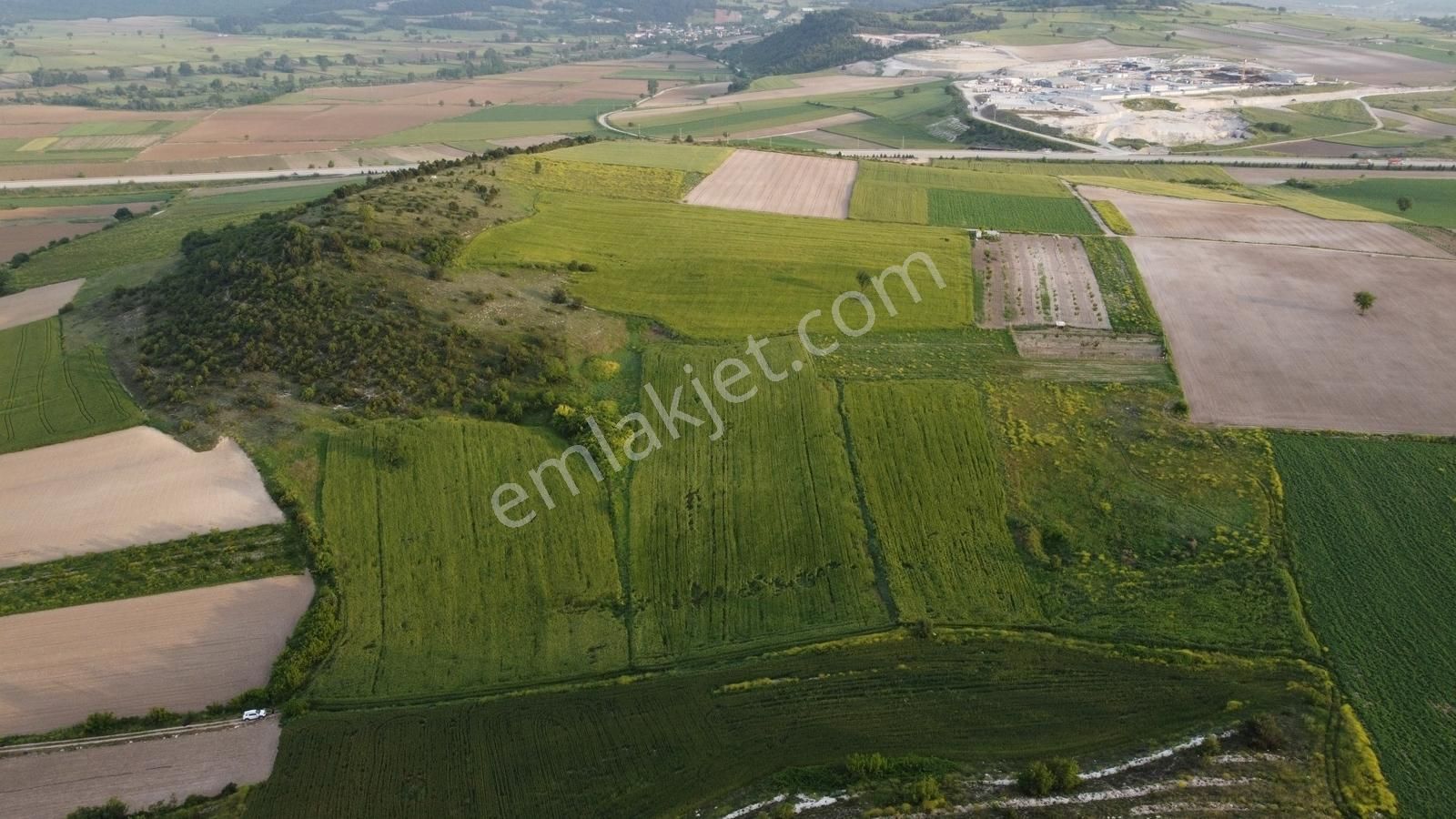 Karataş'tan Bursa Bilecik Yolunda 8350 M2 Hızlı Tren Arkası - Görsel 7