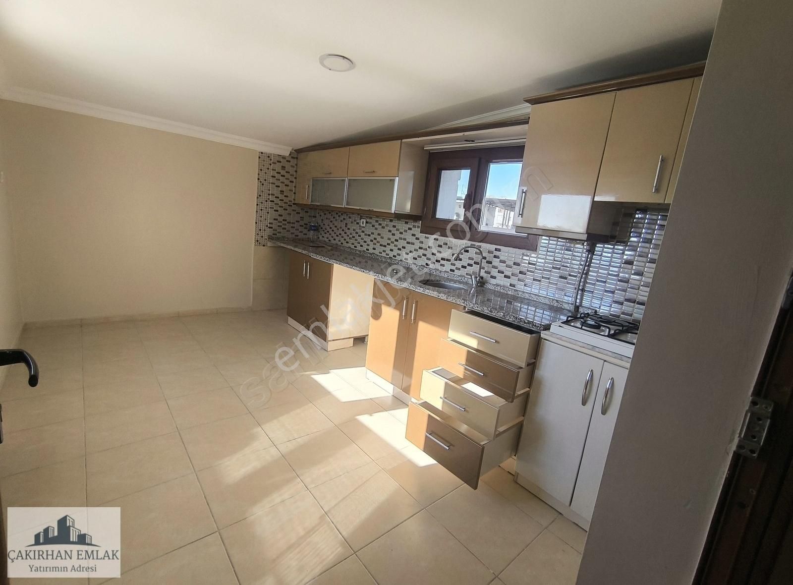 Şakran Merkezde Doğalgazlı Çatı Katı Kiralık Daire - Görsel 9