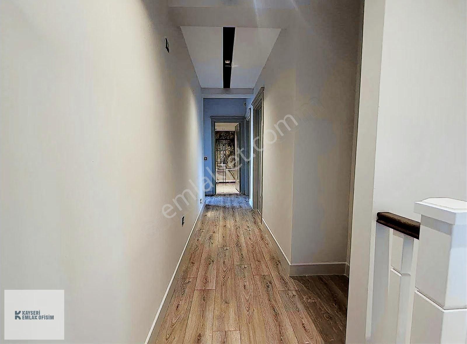 Emlak Ofisimden Altınoluk Şehzade Villalarında 5+1 Lüks Villa - Görsel 27