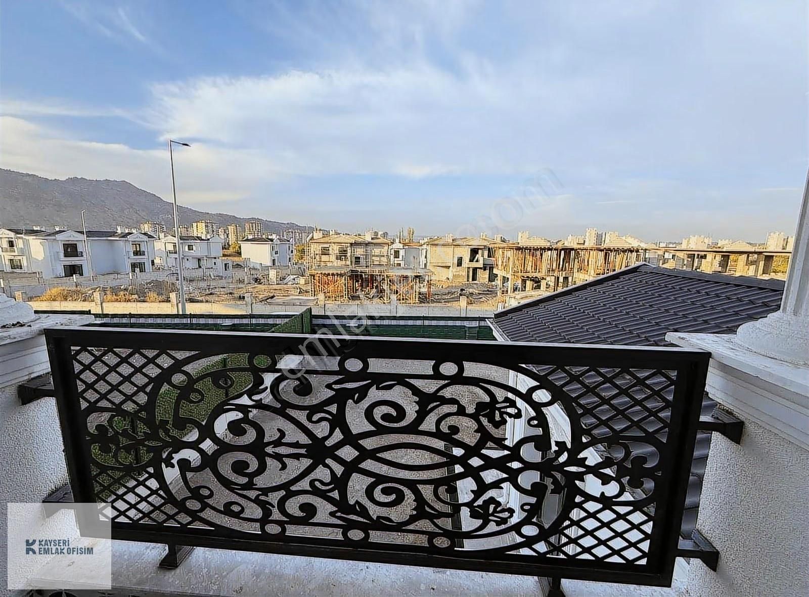 Emlak Ofisimden Altınoluk Şehzade Villalarında 5+1 Lüks Villa - Görsel 3