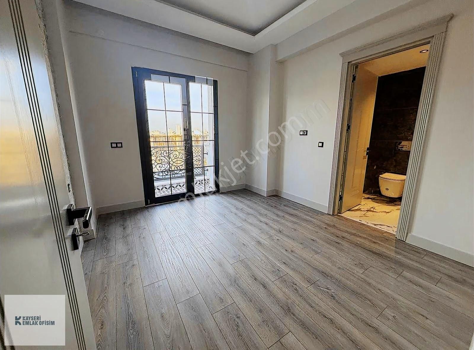 Emlak Ofisimden Altınoluk Şehzade Villalarında 5+1 Lüks Villa - Görsel 2