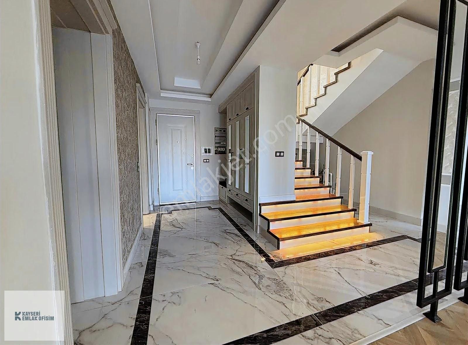 Emlak Ofisimden Altınoluk Şehzade Villalarında 5+1 Lüks Villa - Görsel 5