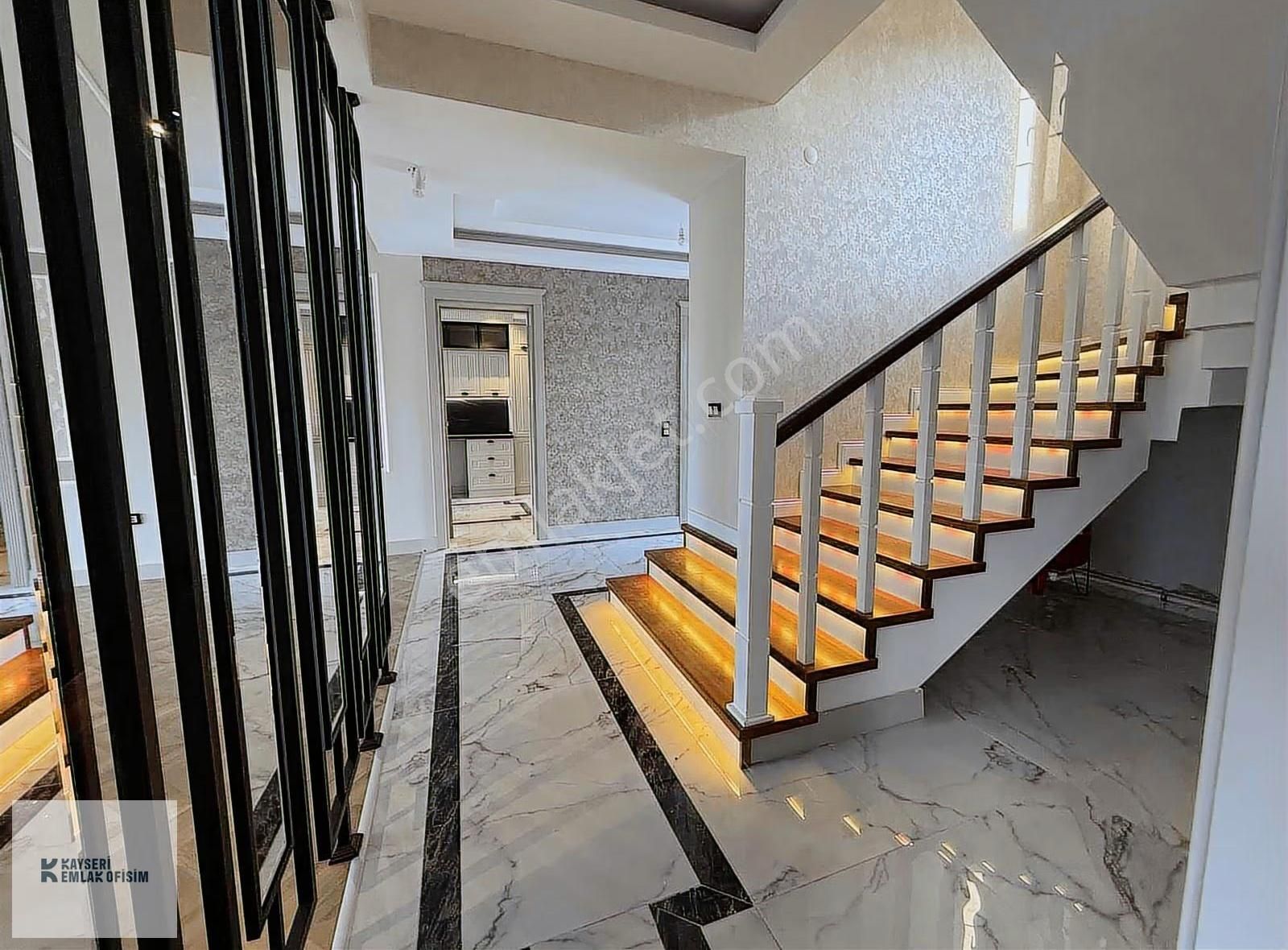 Emlak Ofisimden Altınoluk Şehzade Villalarında 5+1 Lüks Villa - Görsel 29