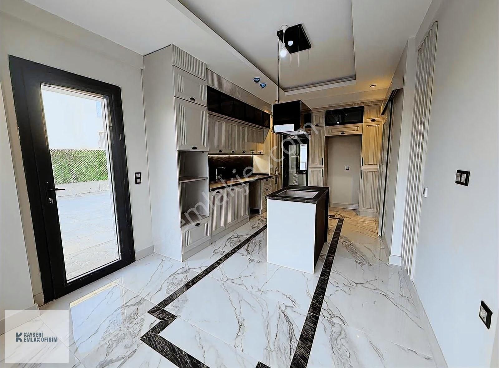 Emlak Ofisimden Altınoluk Şehzade Villalarında 5+1 Lüks Villa - Görsel 16