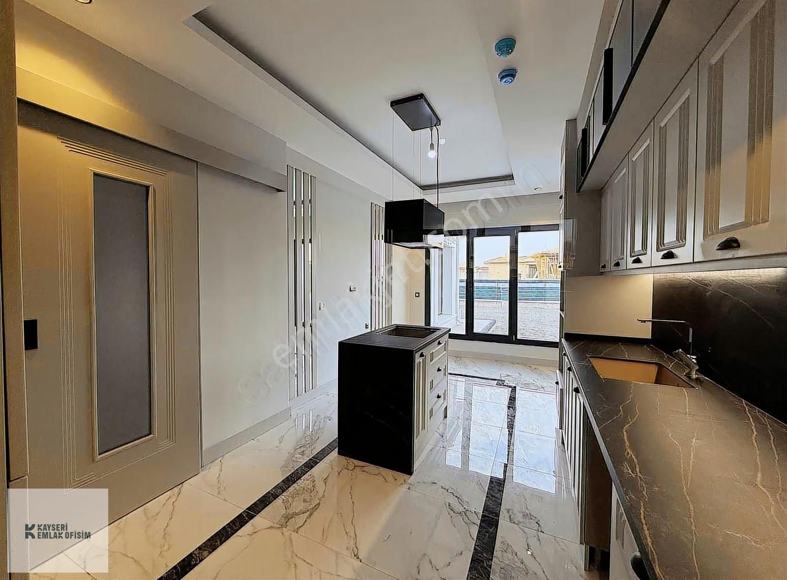 Emlak Ofisimden Altınoluk Şehzade Villalarında 5+1 Lüks Villa - Görsel 14