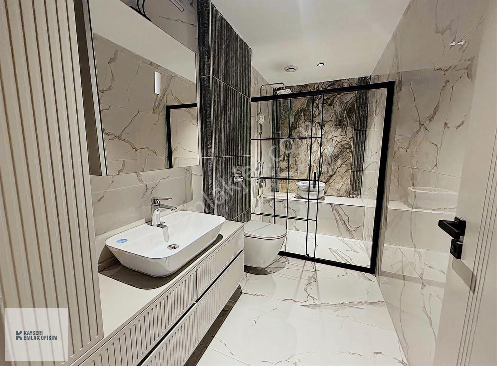 Emlak Ofisimden Altınoluk Şehzade Villalarında 5+1 Lüks Villa - Görsel 18