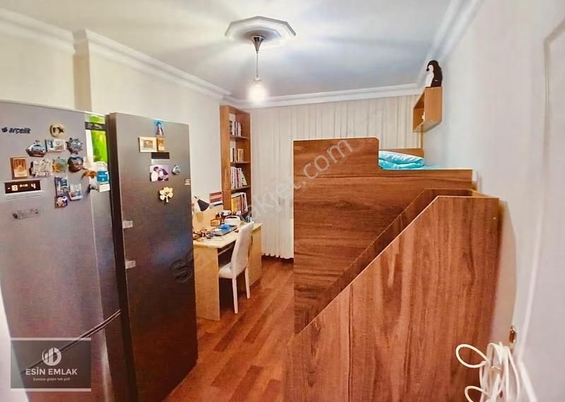 Güzelyalıda Temiz Geniş Kullanışlı 2+1 Satılık Daire