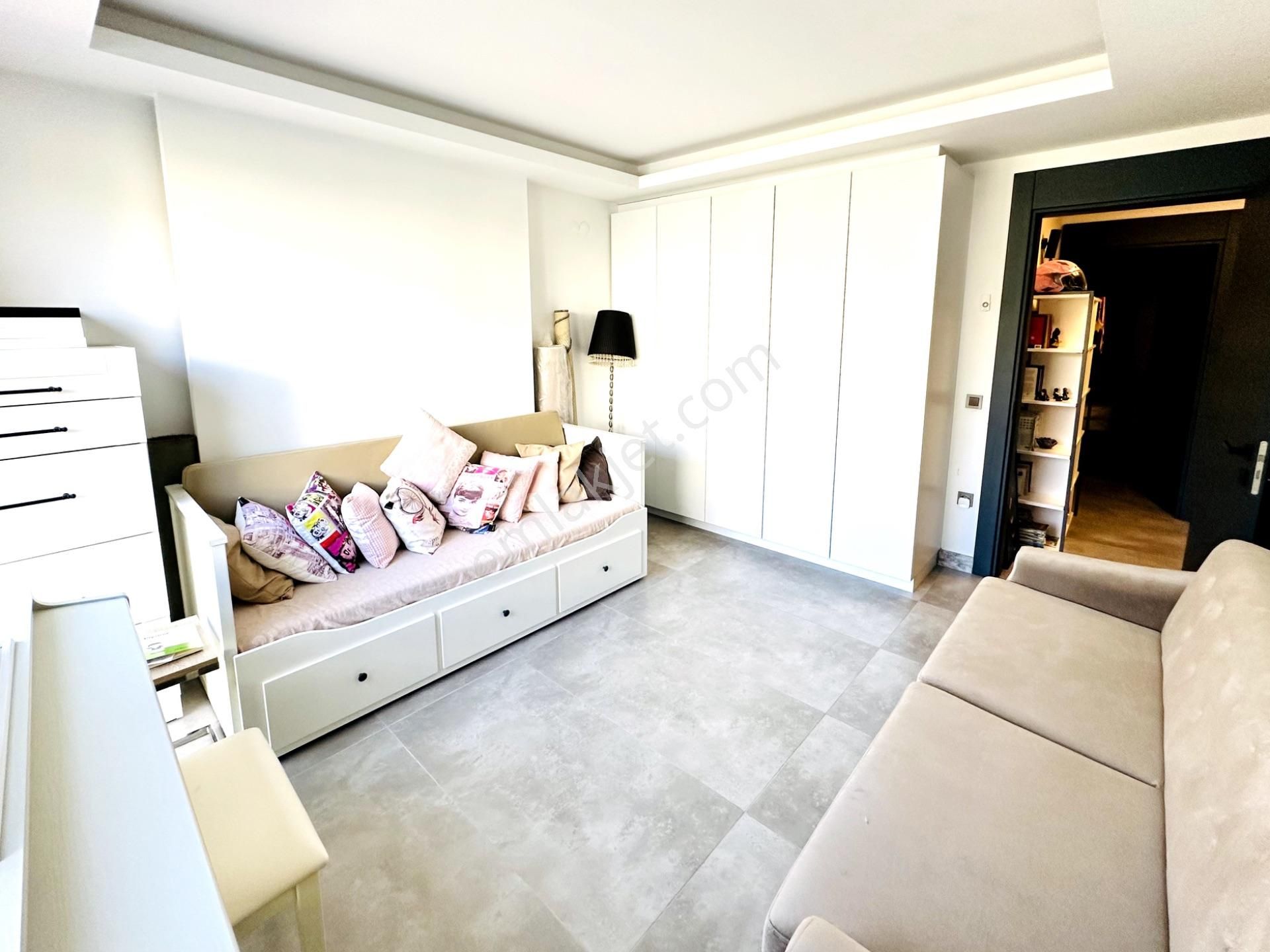 Kadınlar Denizinde Denize 900m Bakımlı Yeni 3+1 Villa Satılık - Görsel 33