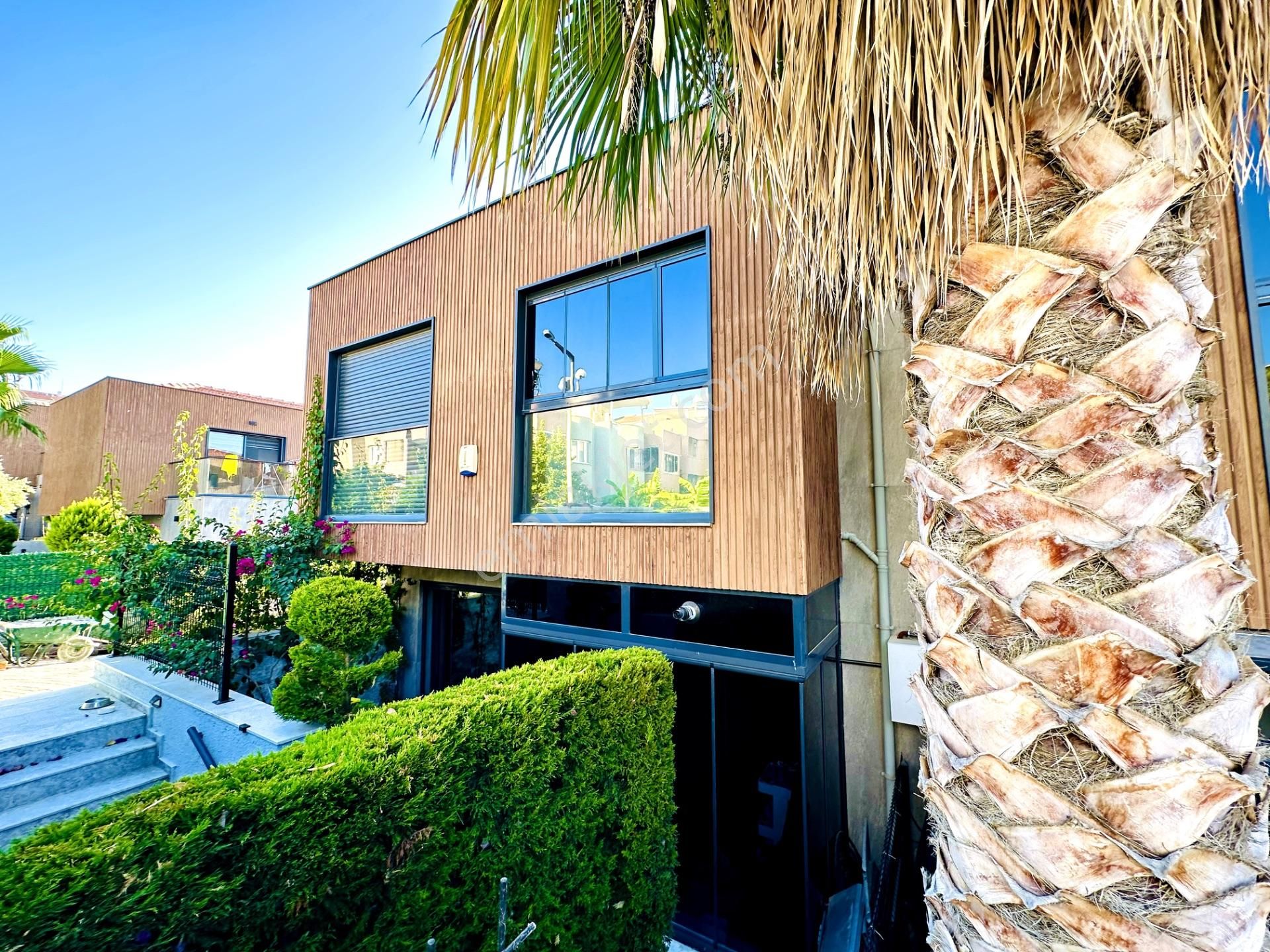 Kadınlar Denizinde Denize 900m Bakımlı Yeni 3+1 Villa Satılık - Görsel 2