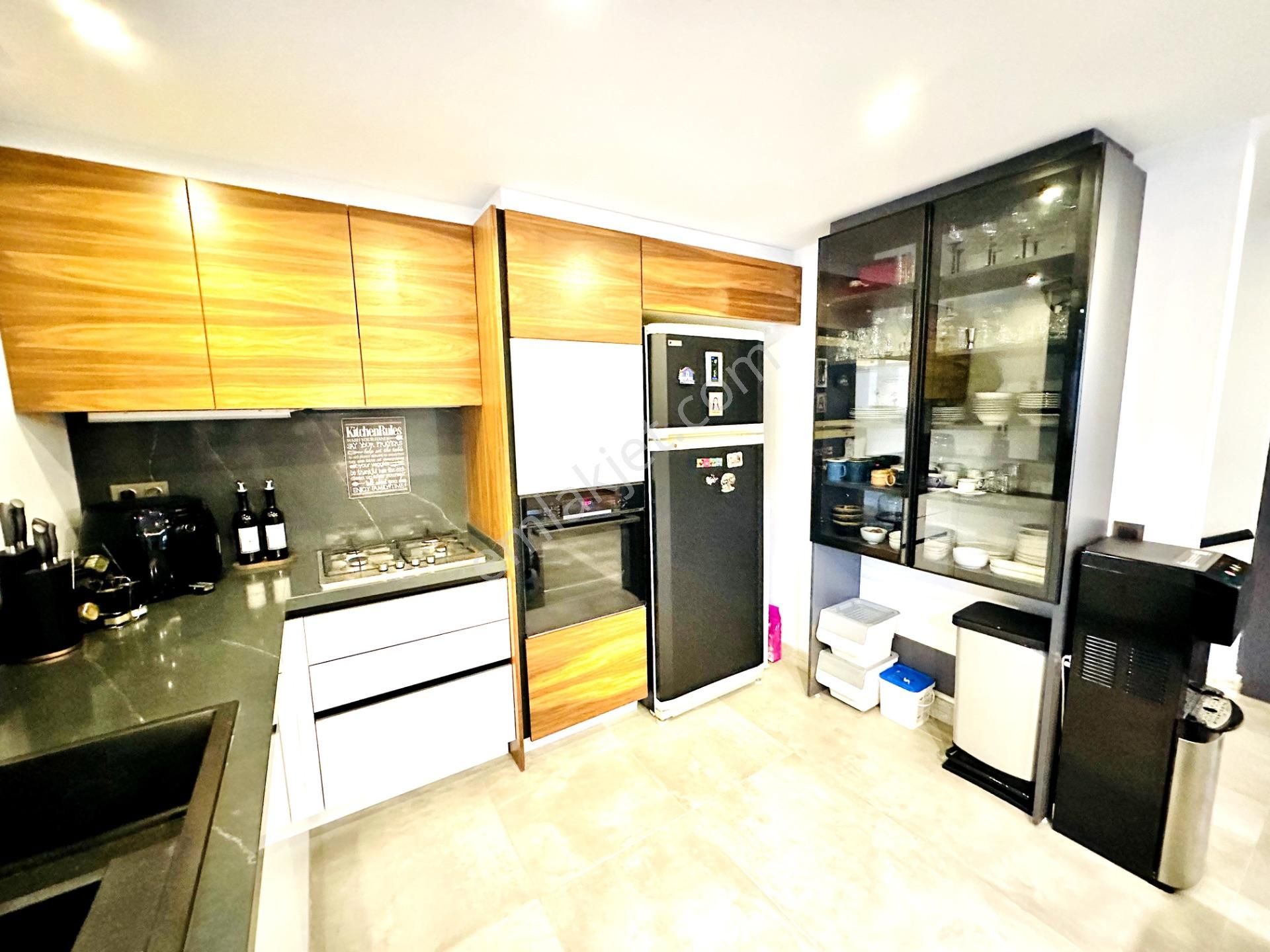 Kadınlar Denizinde Denize 900m Bakımlı Yeni 3+1 Villa Satılık - Görsel 13