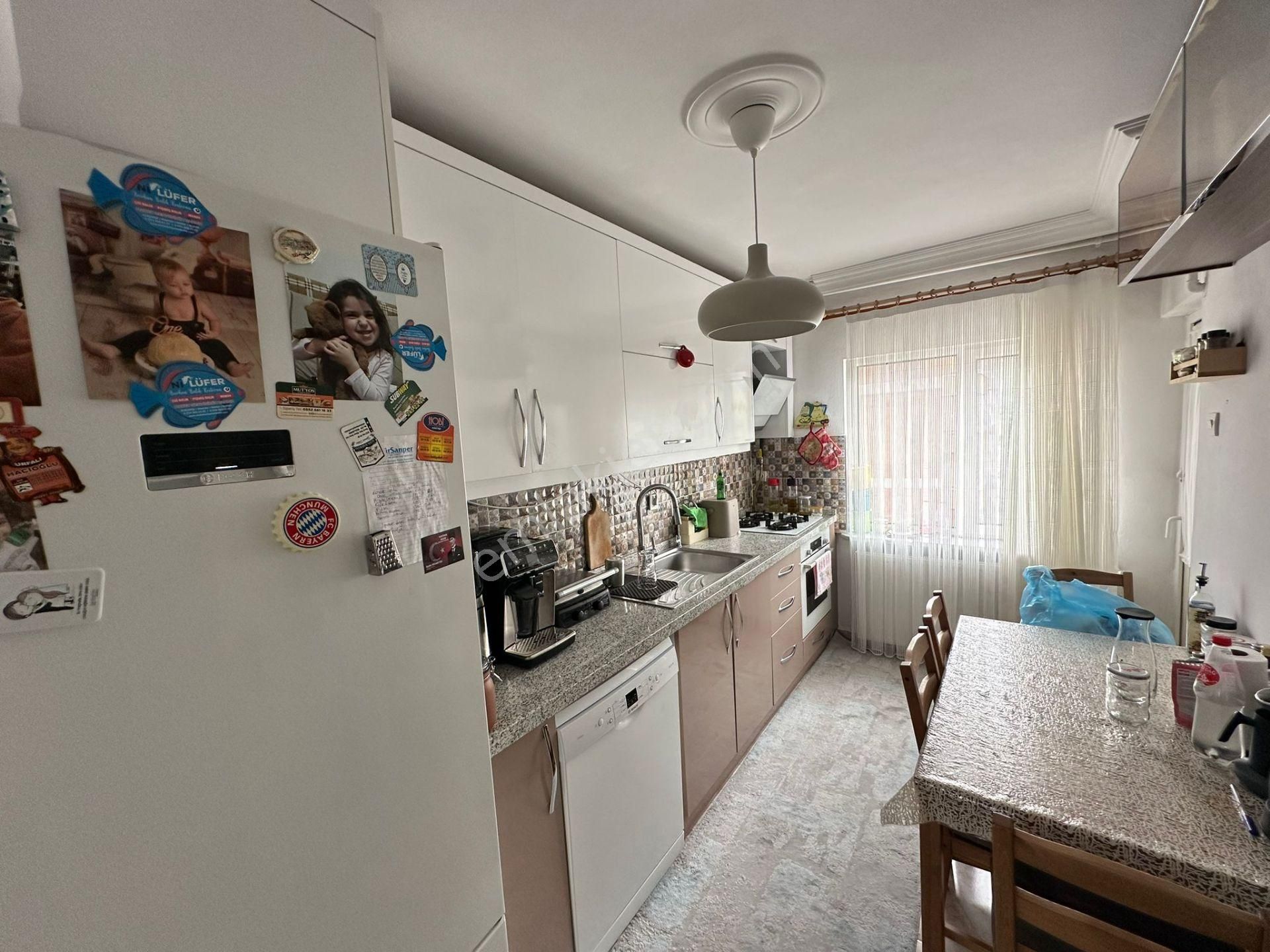 Barış Mahallesinde Site İçinde Metroya Yakın Geniş 2+1 Daire - Görsel 2