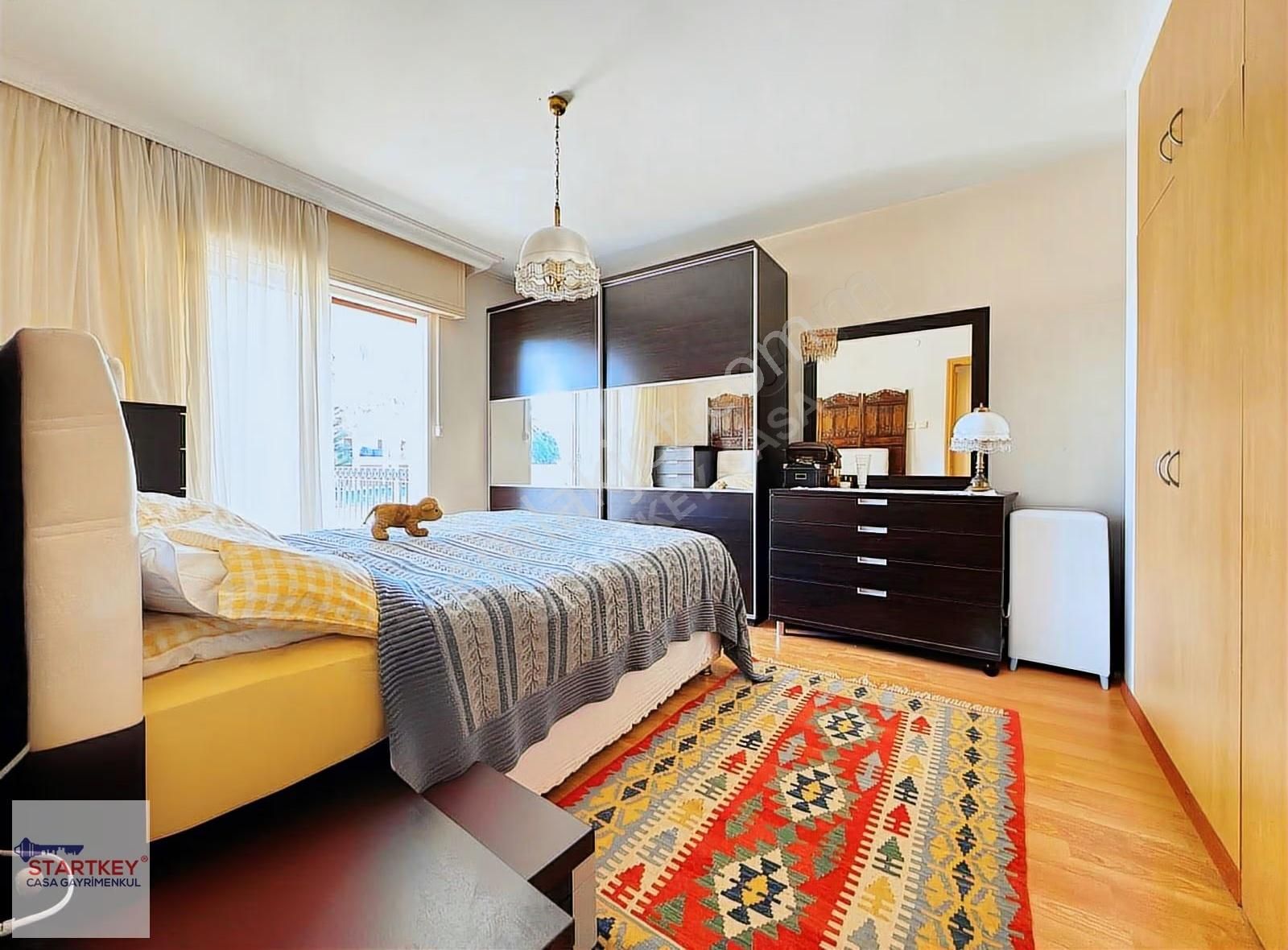 Çeşme Mamurbabada Elit Sitede Havuz Cepheli 4+1 Dubleks Villa - Görsel 24