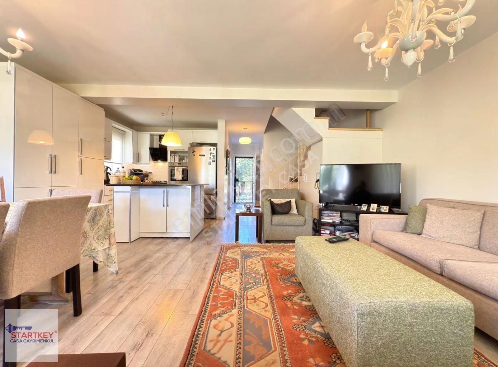 Çeşme Mamurbabada Elit Sitede Havuz Cepheli 4+1 Dubleks Villa - Görsel 12