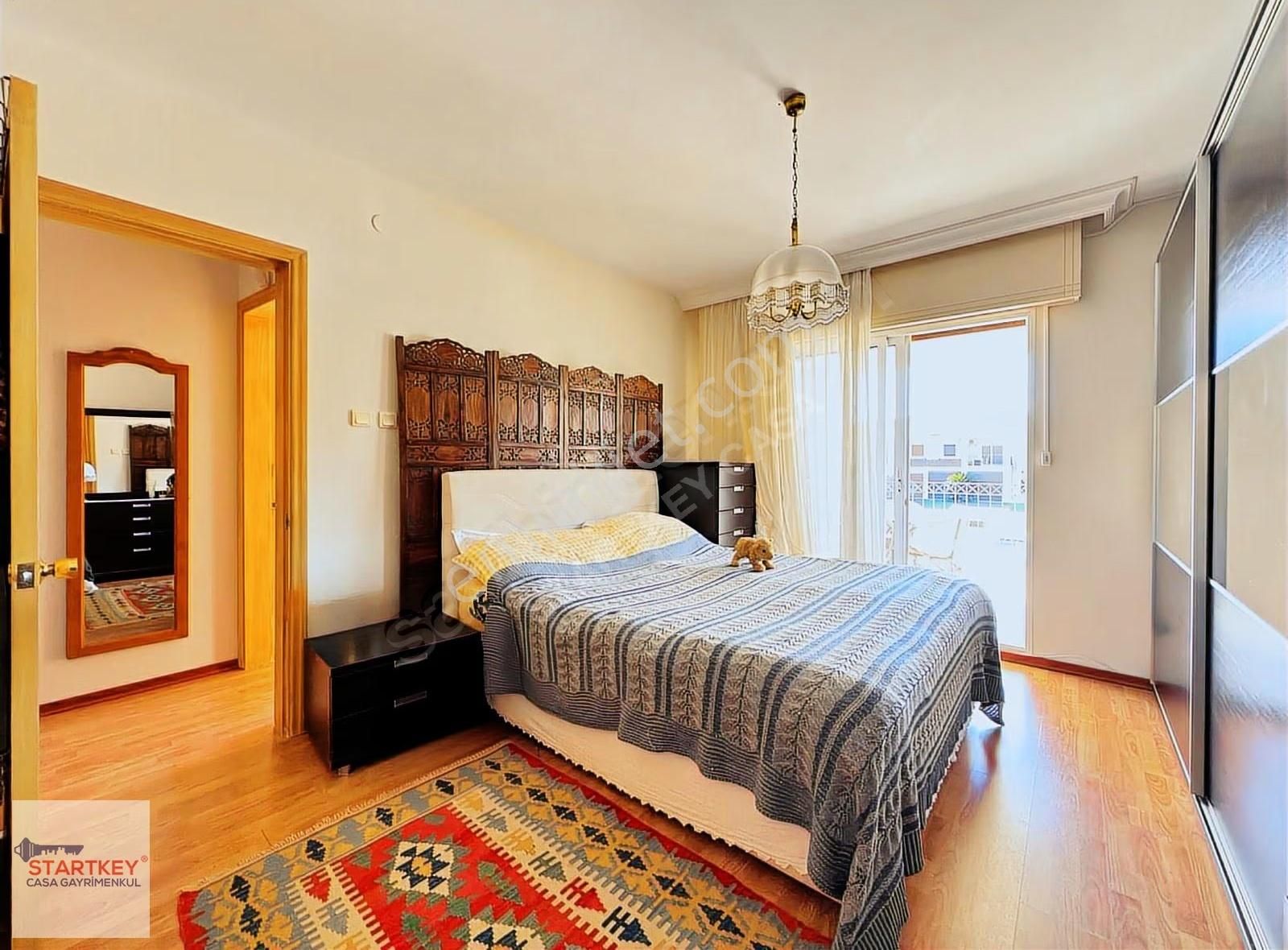 Çeşme Mamurbabada Elit Sitede Havuz Cepheli 4+1 Dubleks Villa - Görsel 27