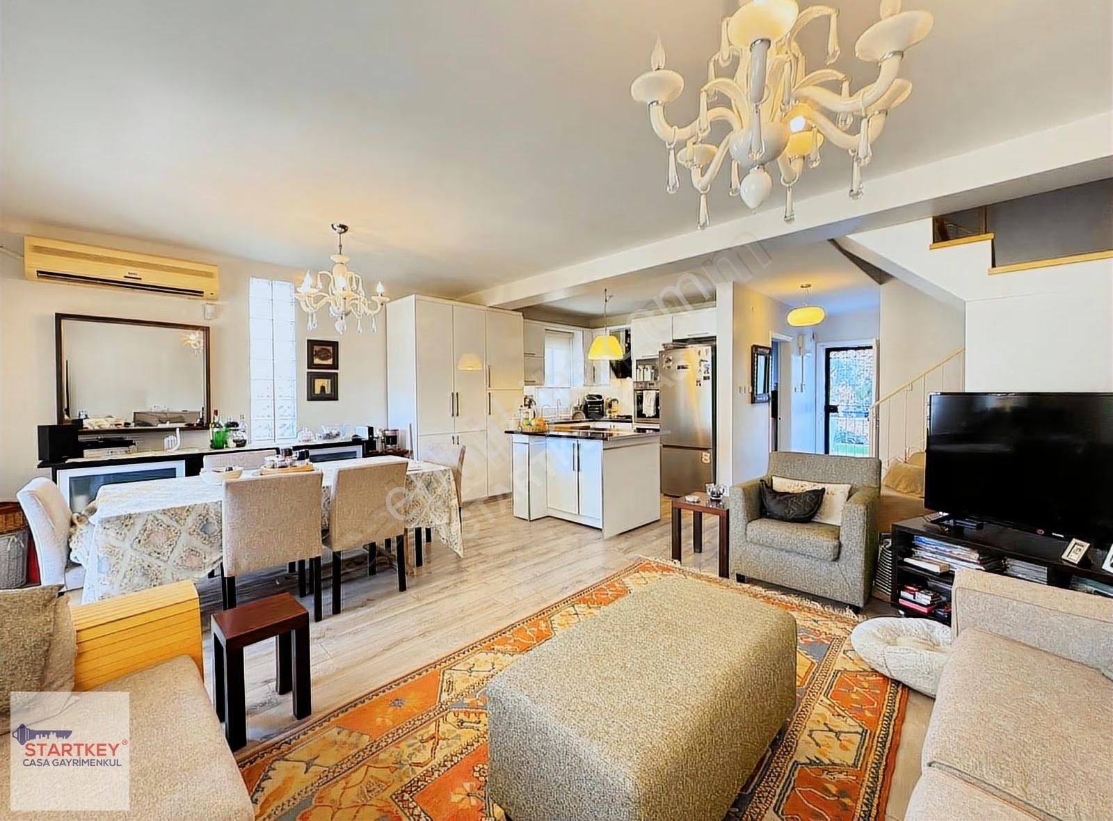 Çeşme Mamurbabada Elit Sitede Havuz Cepheli 4+1 Dubleks Villa - Görsel 13