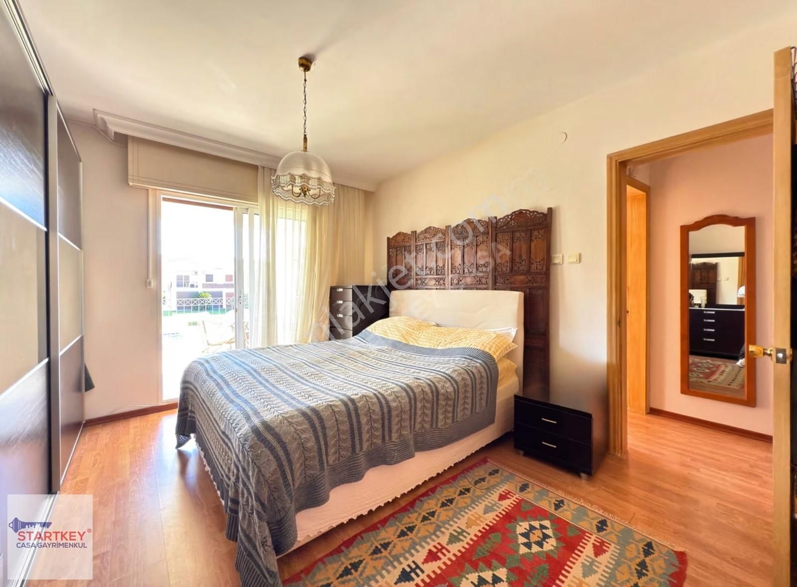 Çeşme Mamurbabada Elit Sitede Havuz Cepheli 4+1 Dubleks Villa - Görsel 31