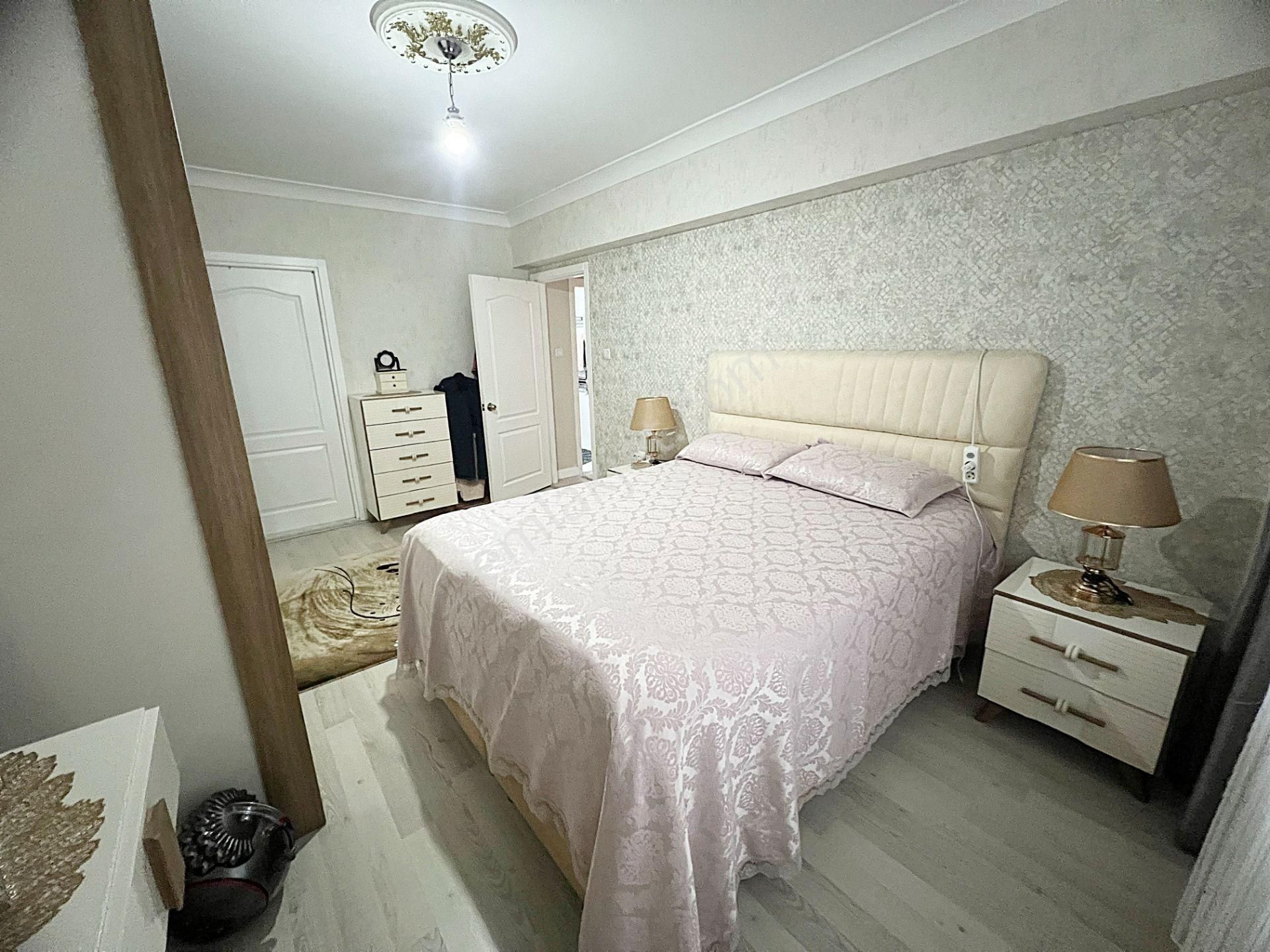 Kaletepe Ünsal Cadde Yakını Geniş Ful Yapılı Kök Tapu Güney Batı - Görsel 25