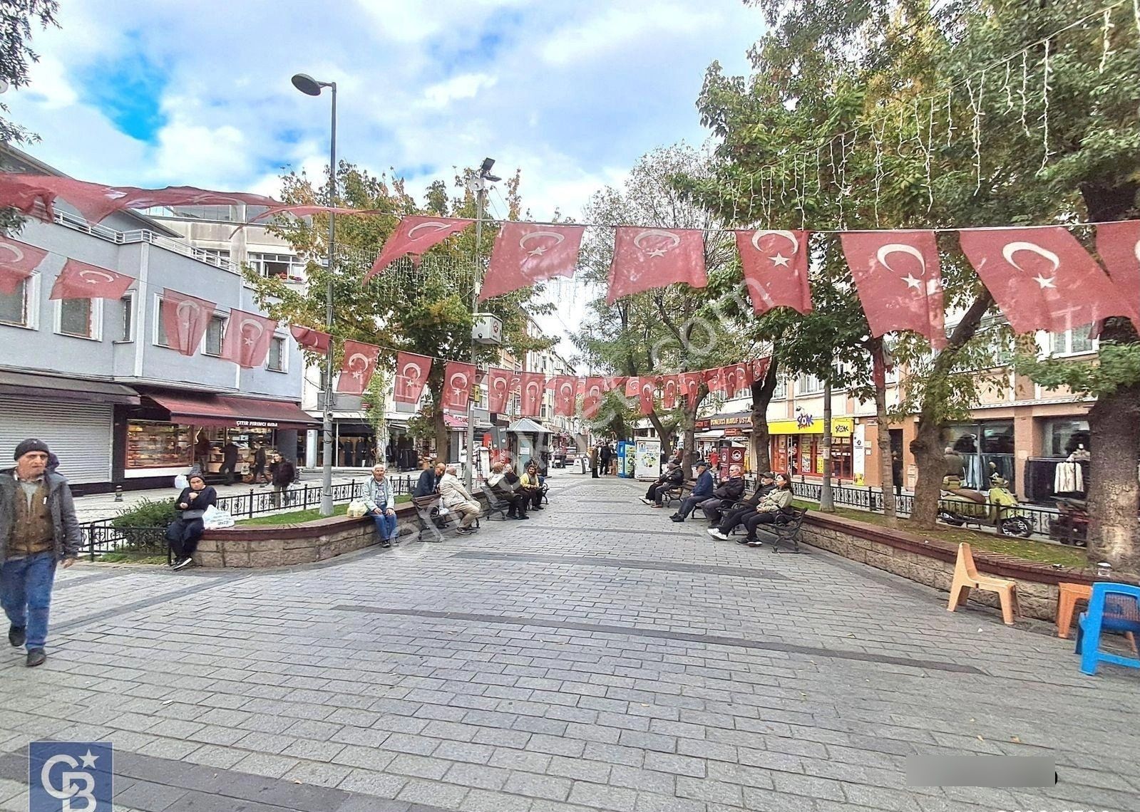 Satılık Bina. Fatih - Şehremini Büyük Saray Meydanında, Meydan Cepheli. Fırsat! - Görsel 14