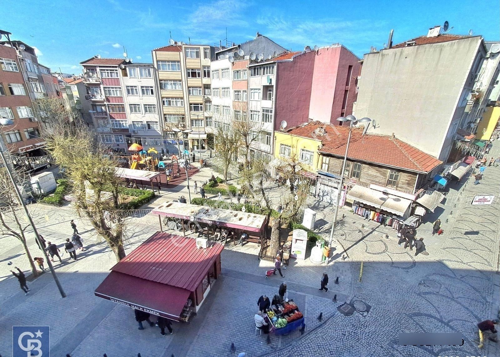 Fatih / Şehremini. Küçük Saray Meydanında, Meydan Cepheli Satılık Bina! - Görsel 18
