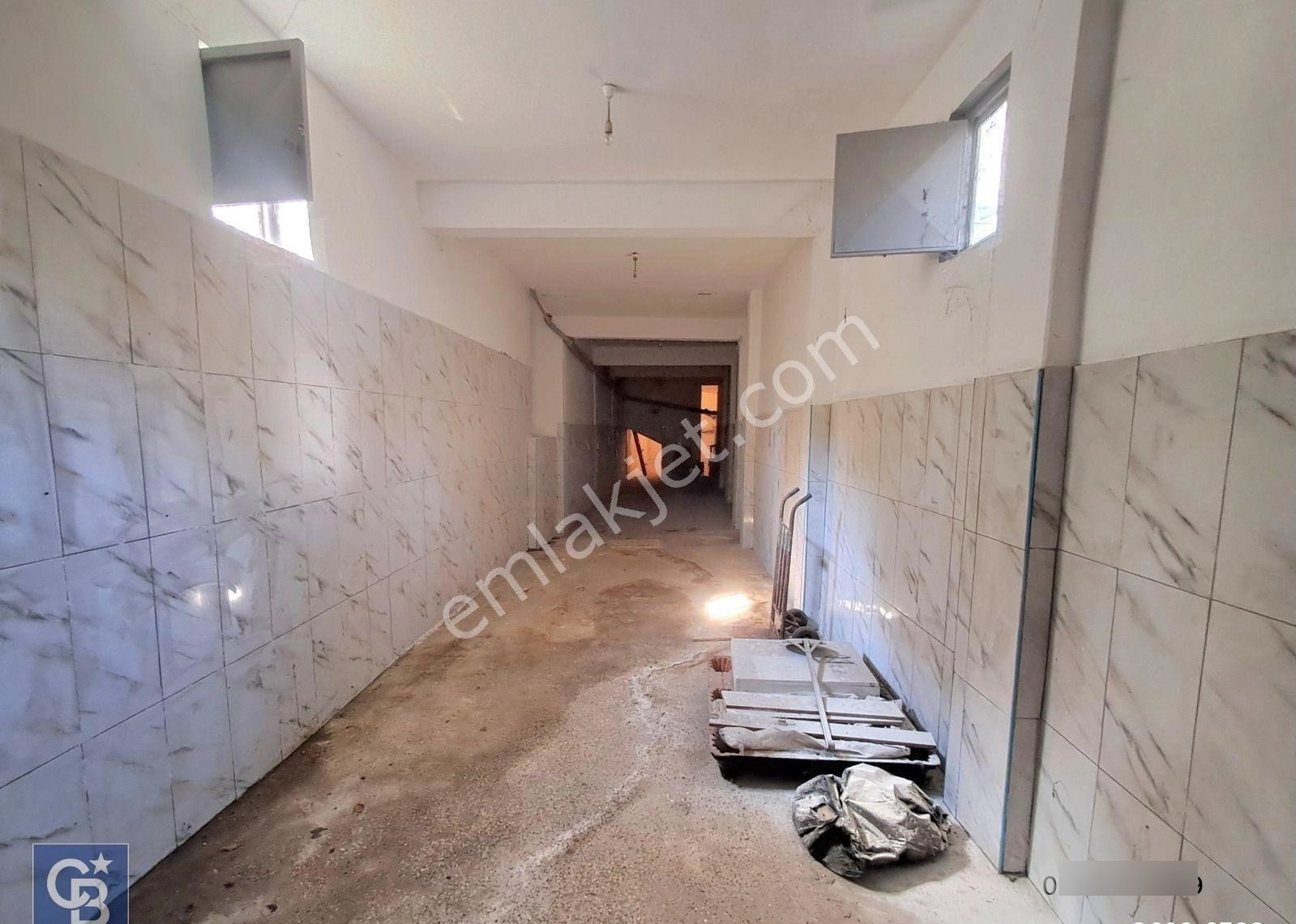 Fatih / Şehremini. Küçük Saray Meydanında, Meydan Cepheli Satılık Bina! - Görsel 12