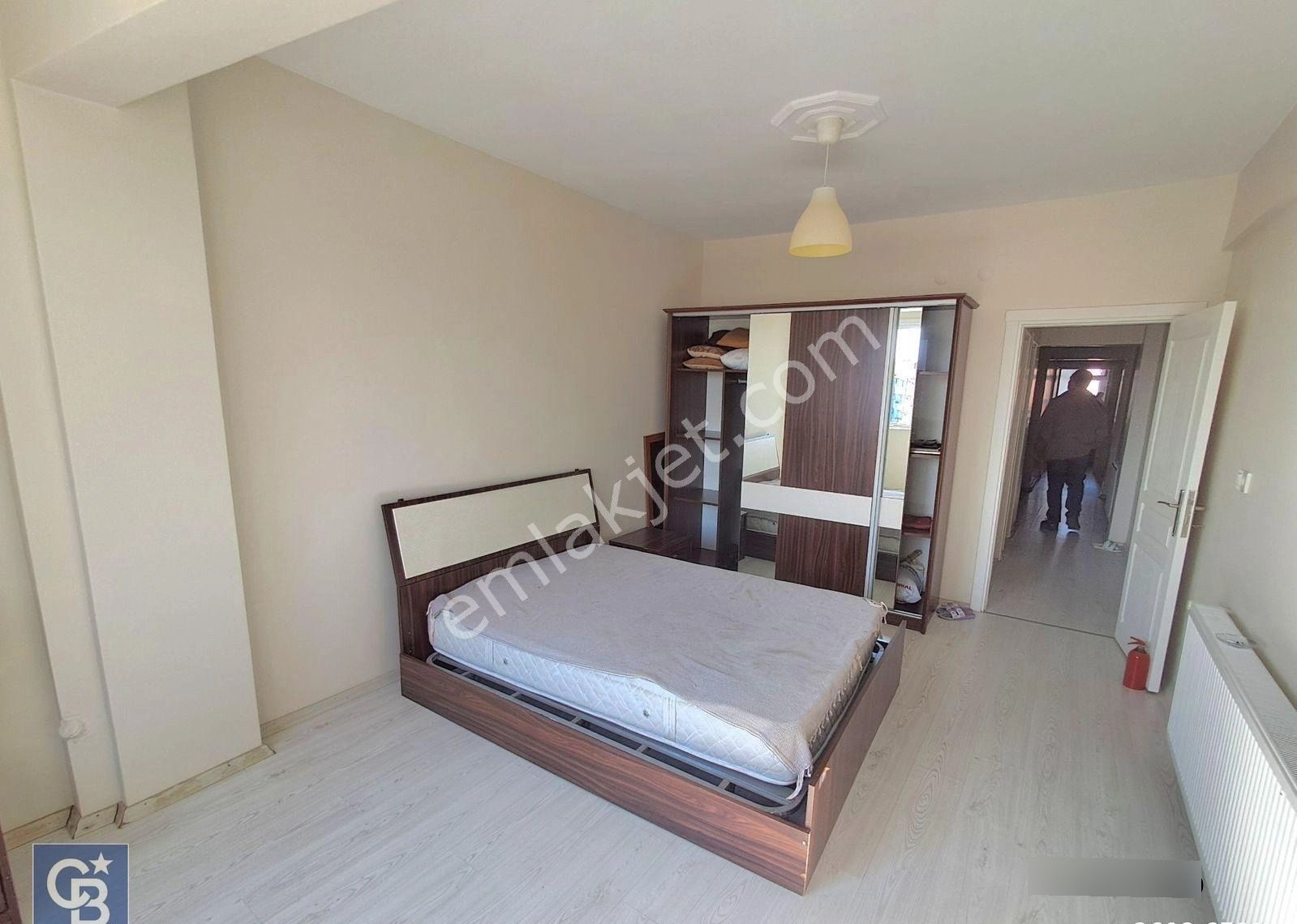 Fatih / Şehremini. Küçük Saray Meydanında, Meydan Cepheli Satılık Bina! - Görsel 35