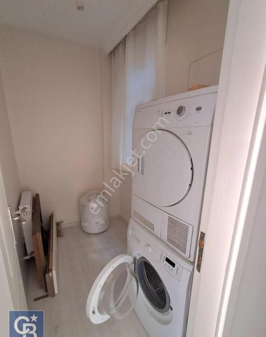 Fatih / Şehremini. Küçük Saray Meydanında, Meydan Cepheli Satılık Bina! - Görsel 19