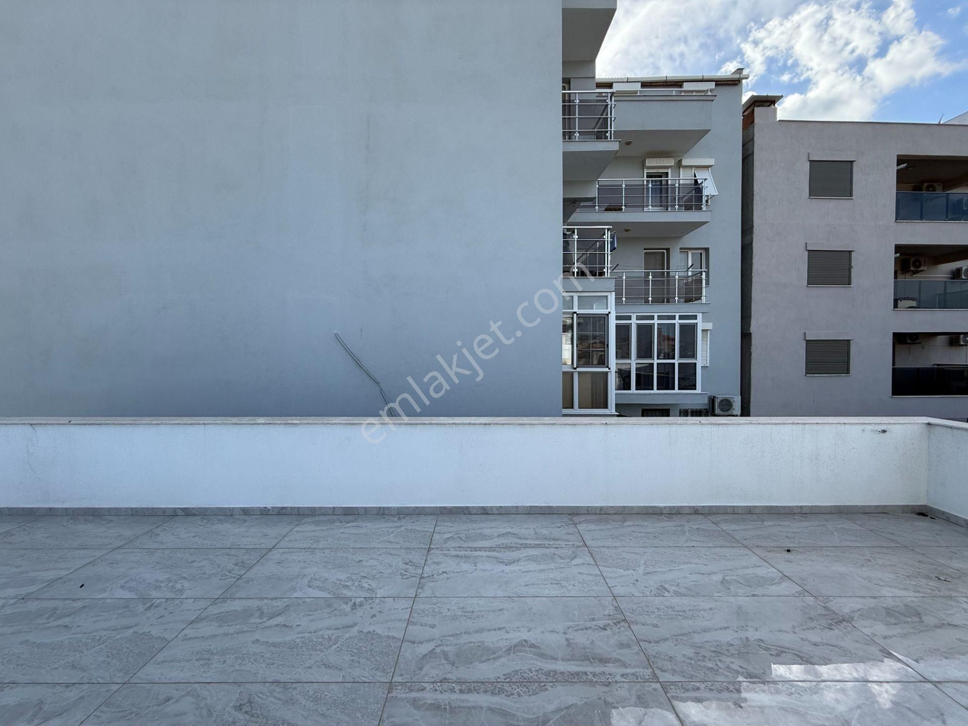 Seferihisar Hıdırlık Mahallesinde Yatırıma Ve Oturuma Uygun 3+1 Villa - Görsel 18