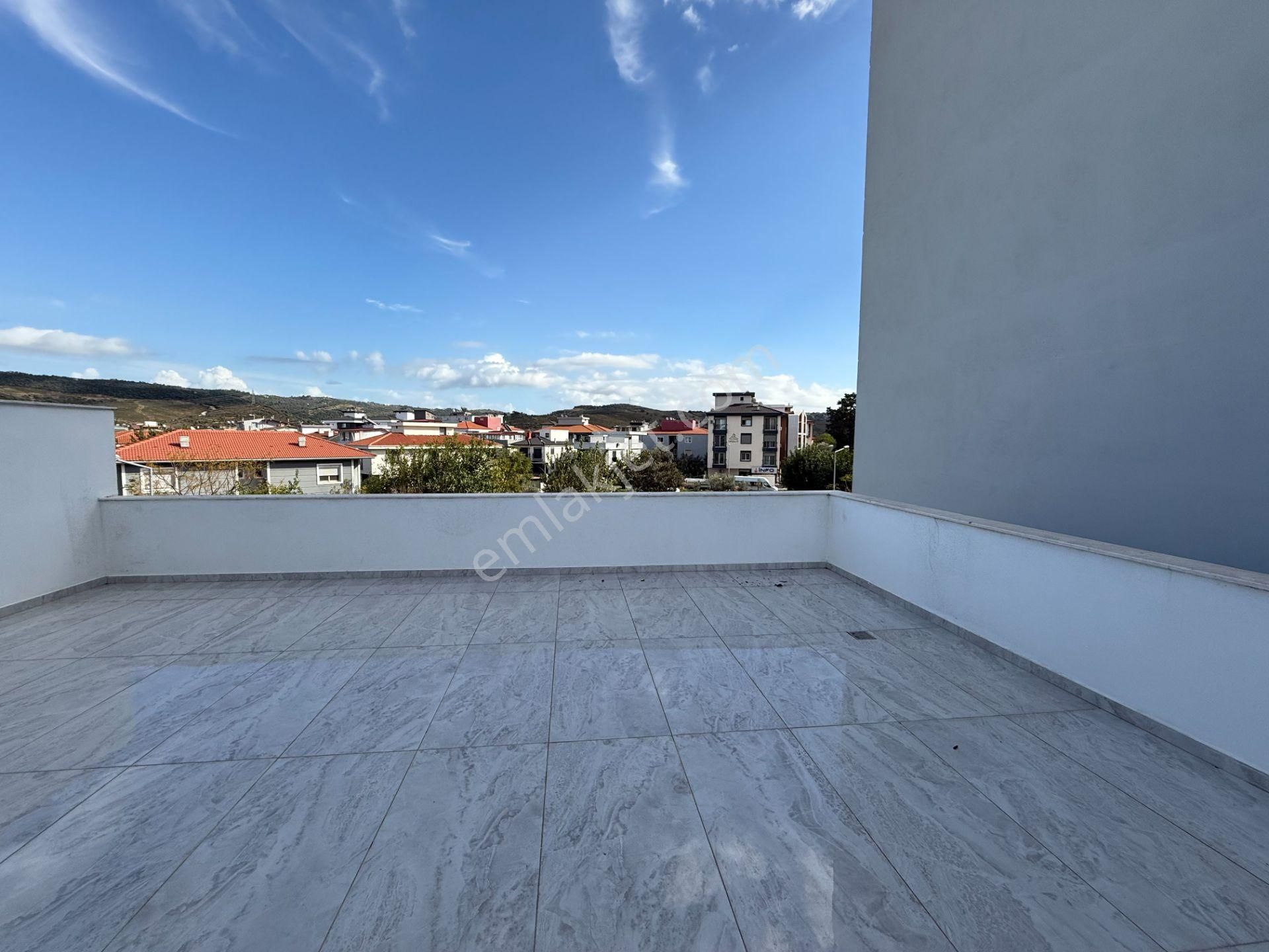 Seferihisar Hıdırlık Mahallesinde Yatırıma Ve Oturuma Uygun 3+1 Villa - Görsel 20