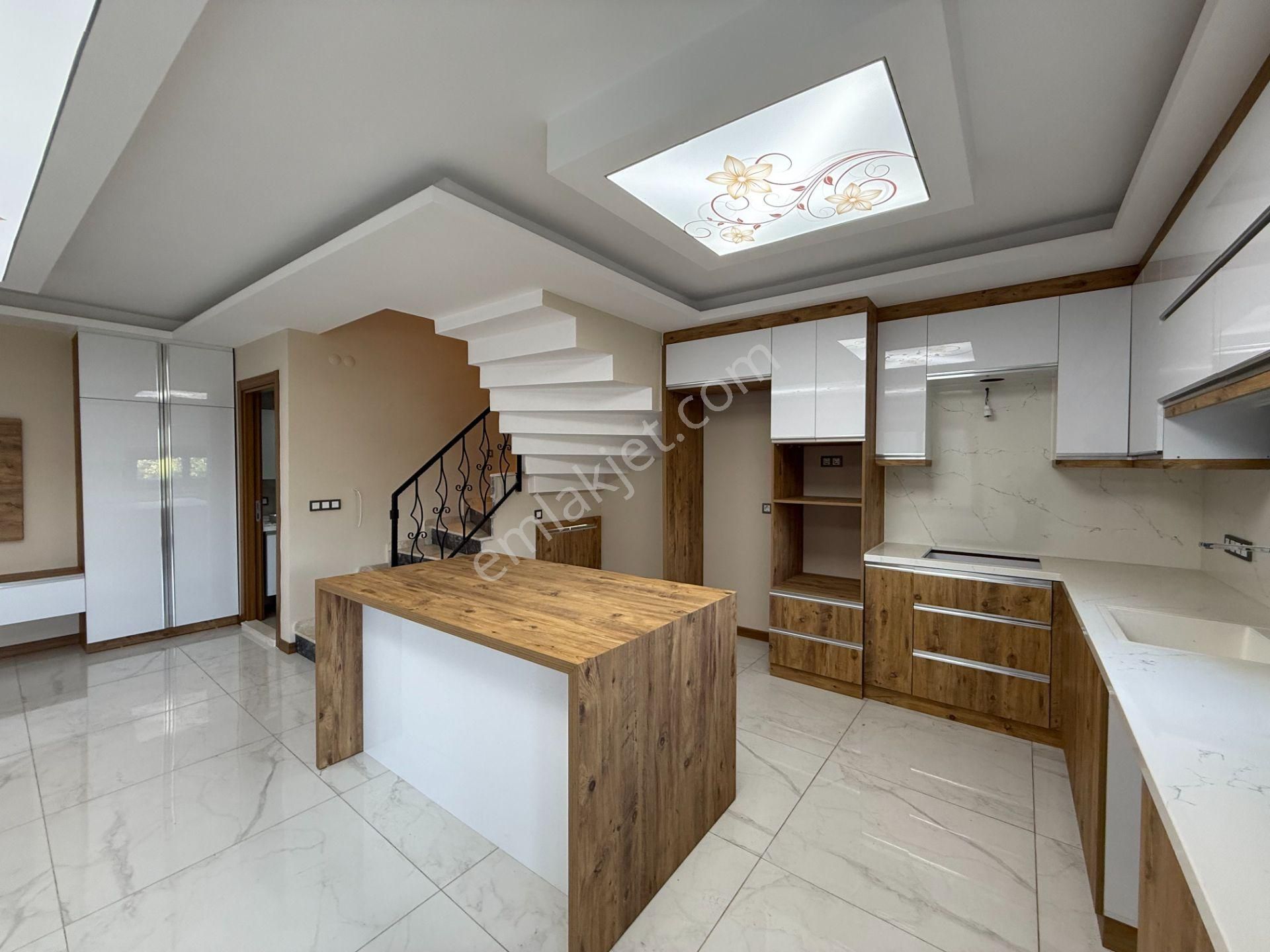 Seferihisar Hıdırlık Mahallesinde Yatırıma Ve Oturuma Uygun 3+1 Villa - Görsel 4