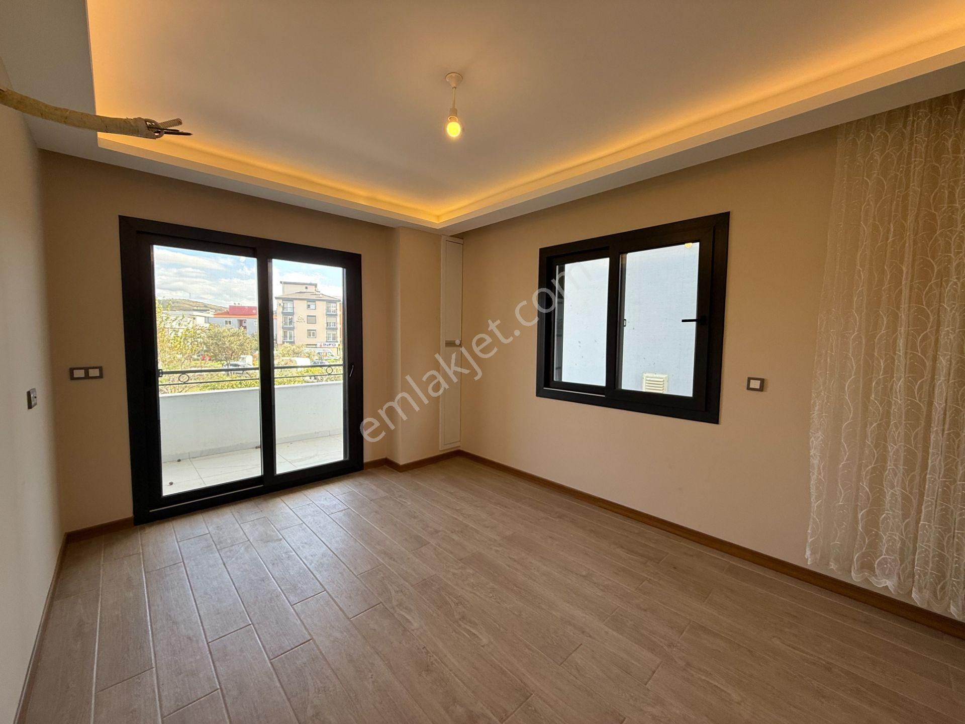 Seferihisar Hıdırlık Mahallesinde Yatırıma Ve Oturuma Uygun 3+1 Villa - Görsel 7