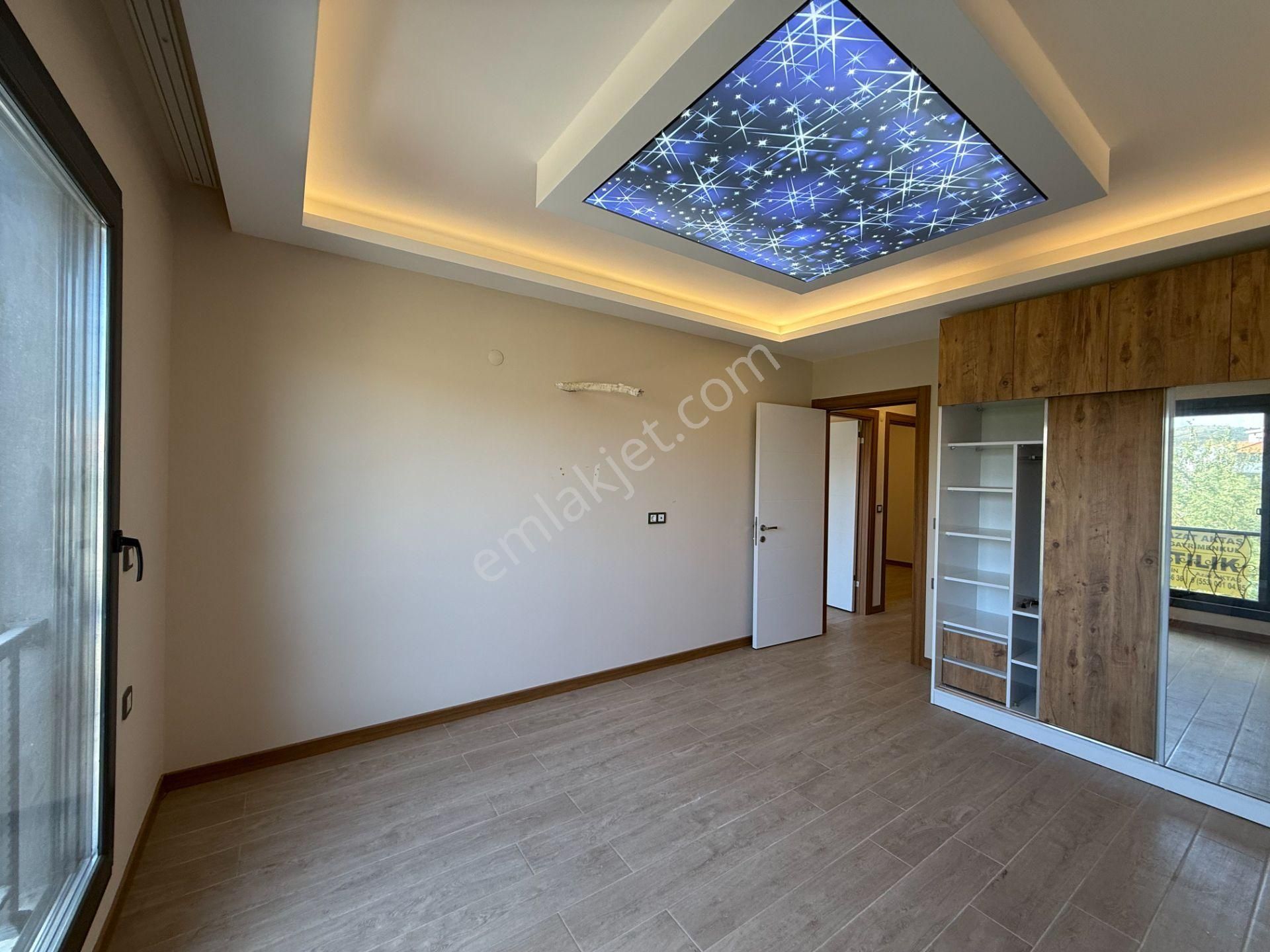 Seferihisar Hıdırlık Mahallesinde Yatırıma Ve Oturuma Uygun 3+1 Villa - Görsel 12